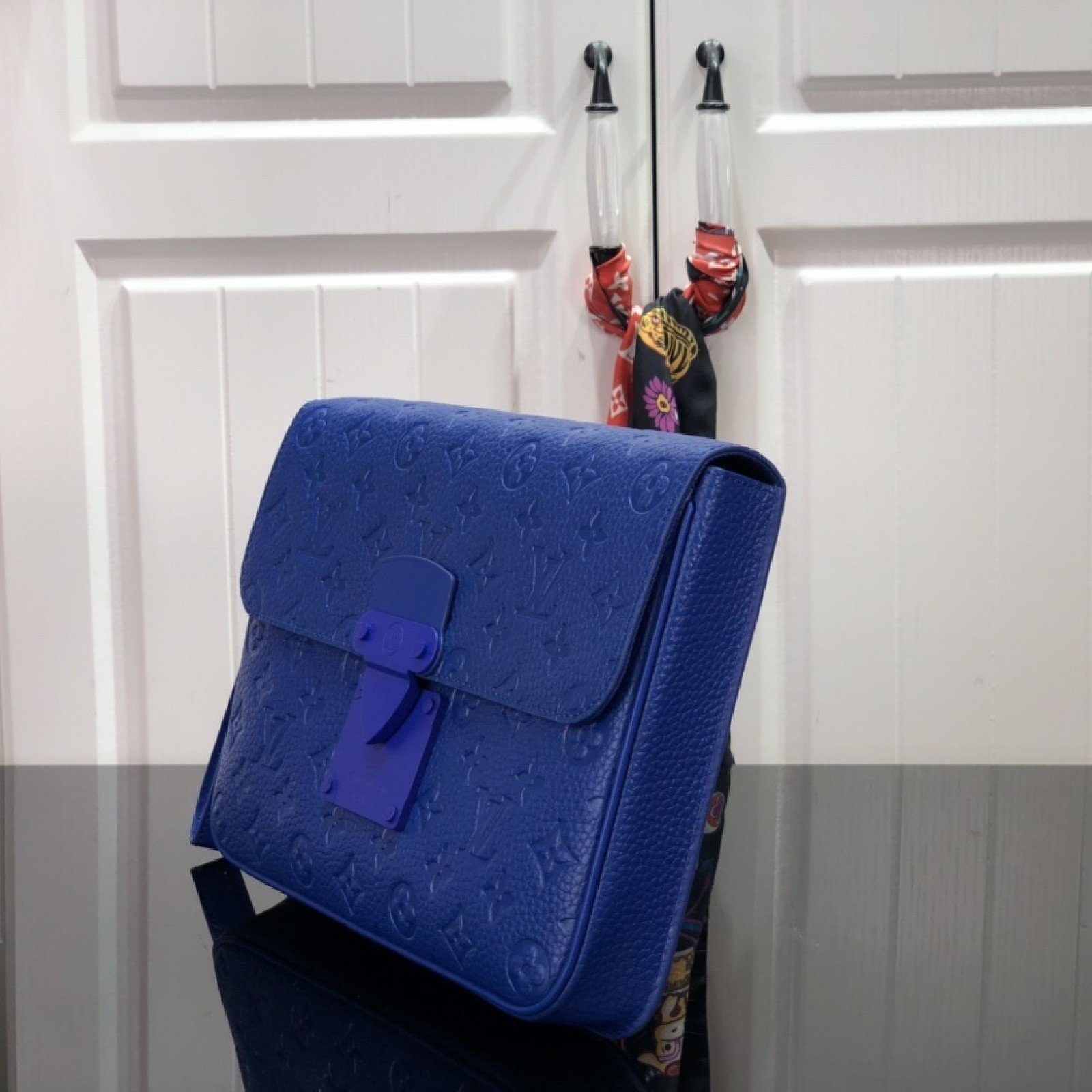 LV S LOCK 4A POUCH M80582