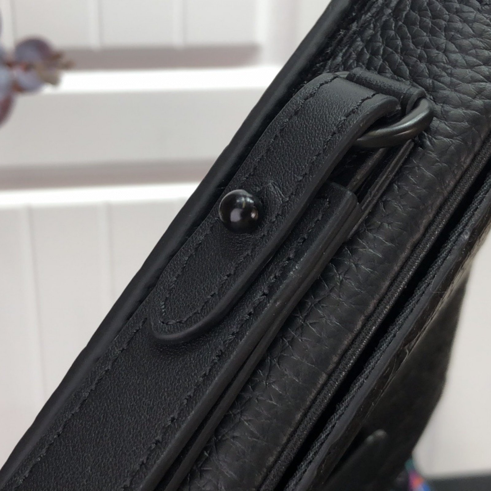 LV S LOCK 4A POUCH M80582