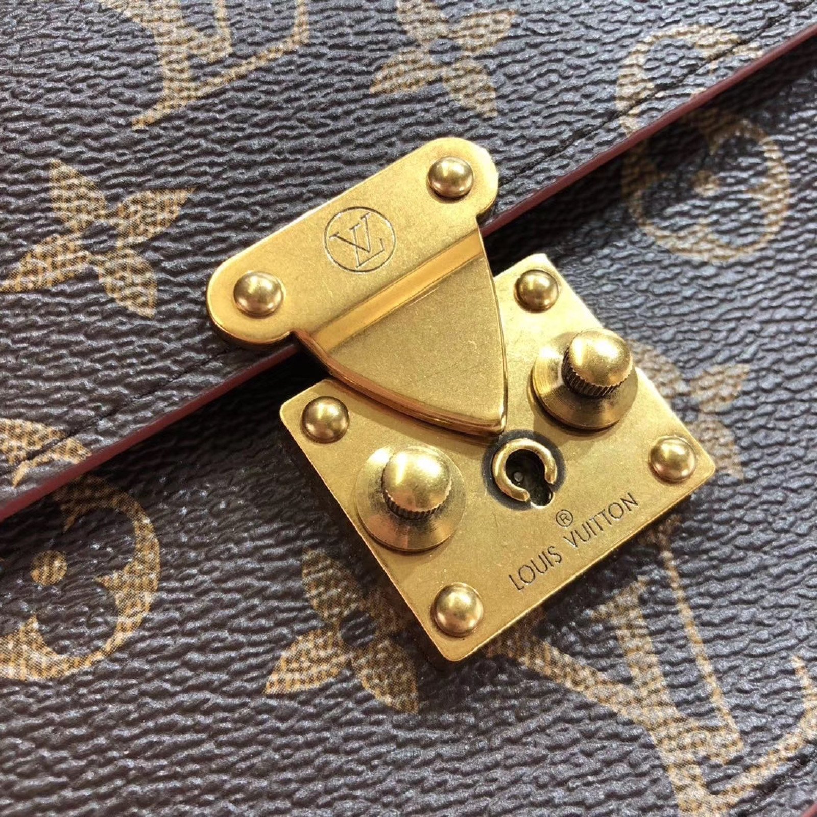 LV S LOCK BELT POUCH PM M44667