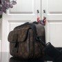 LV S LOCK MESSENGER M45806