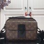 LV S LOCK MESSENGER M45806