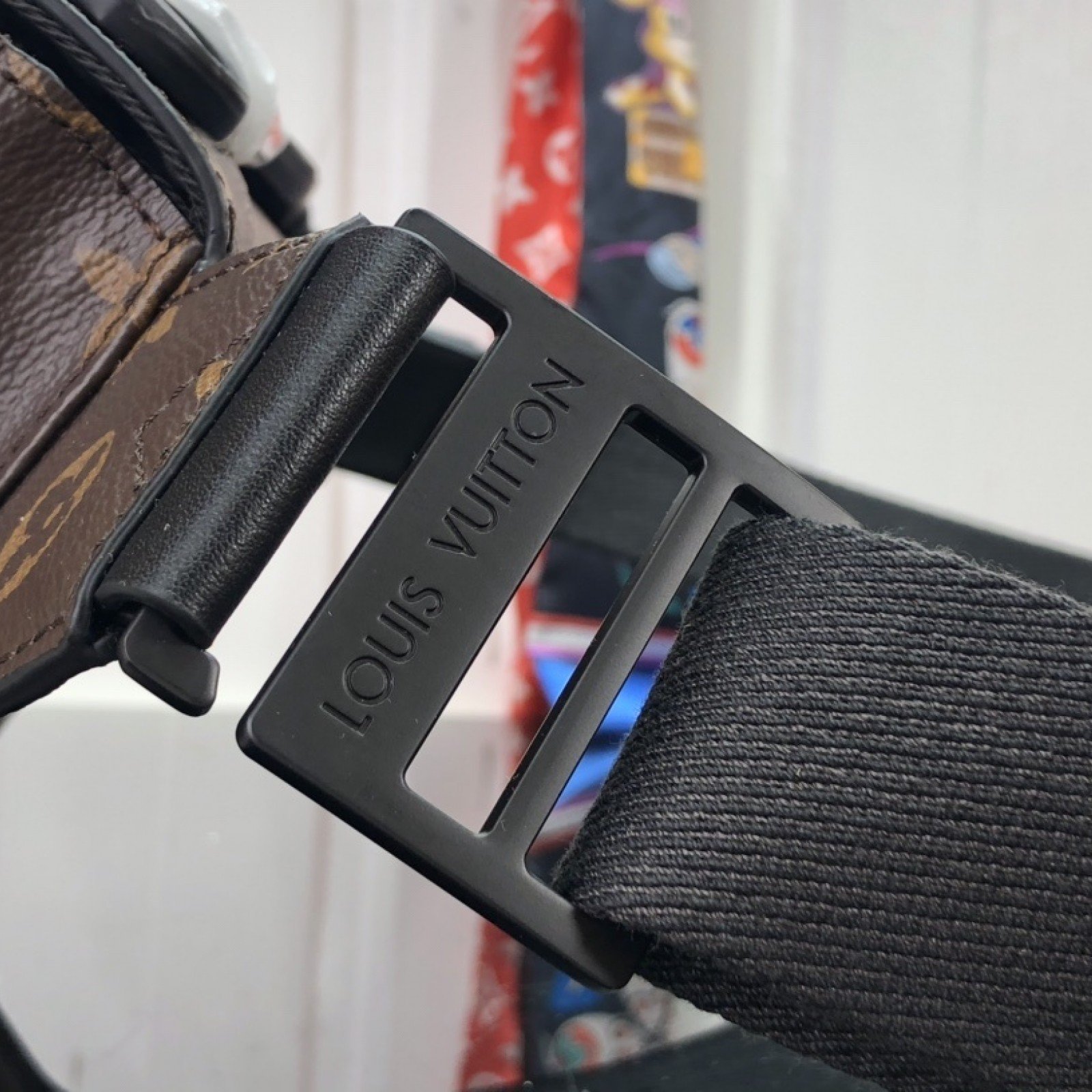 LV S LOCK SLING BAG M45807