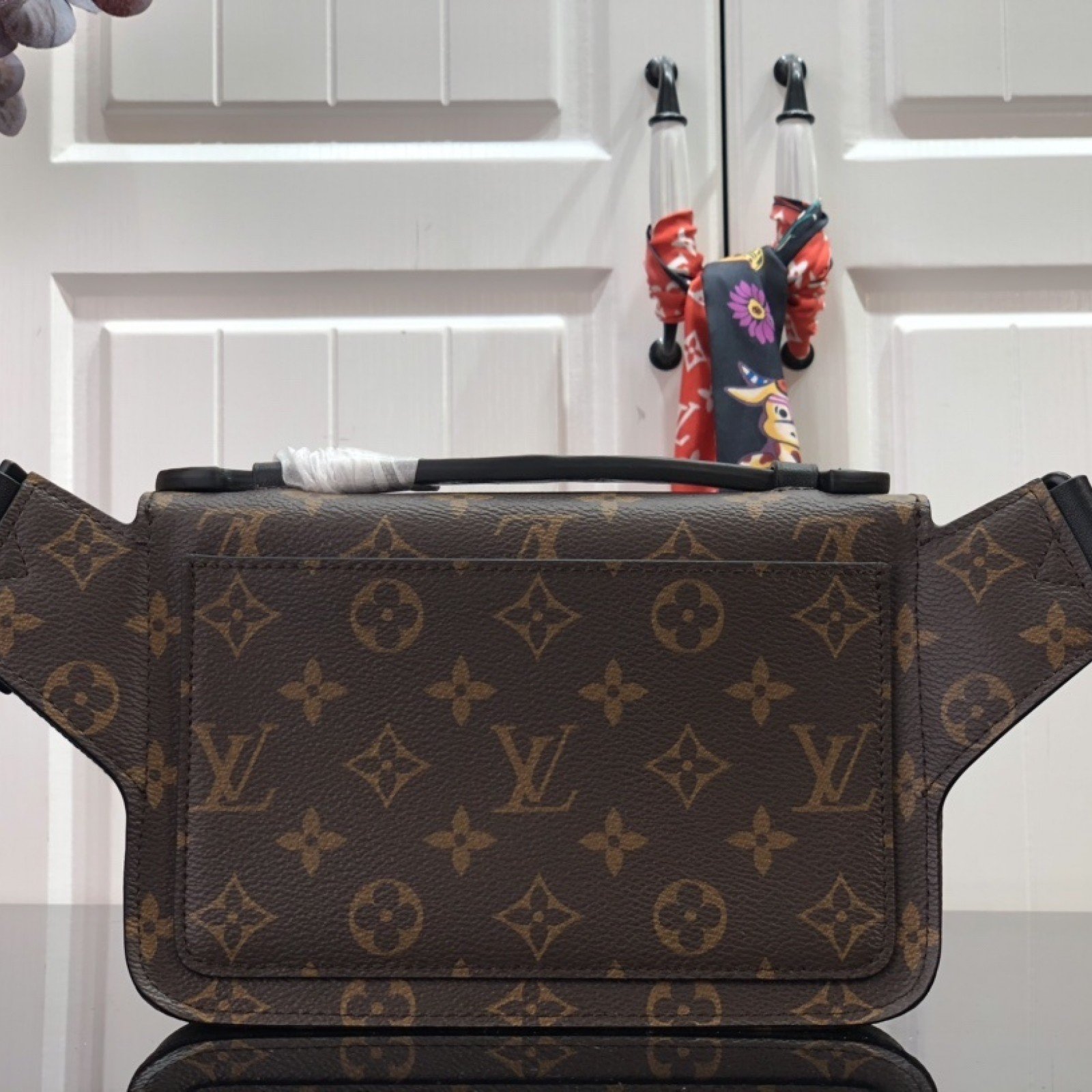 LV S LOCK SLING BAG M45807