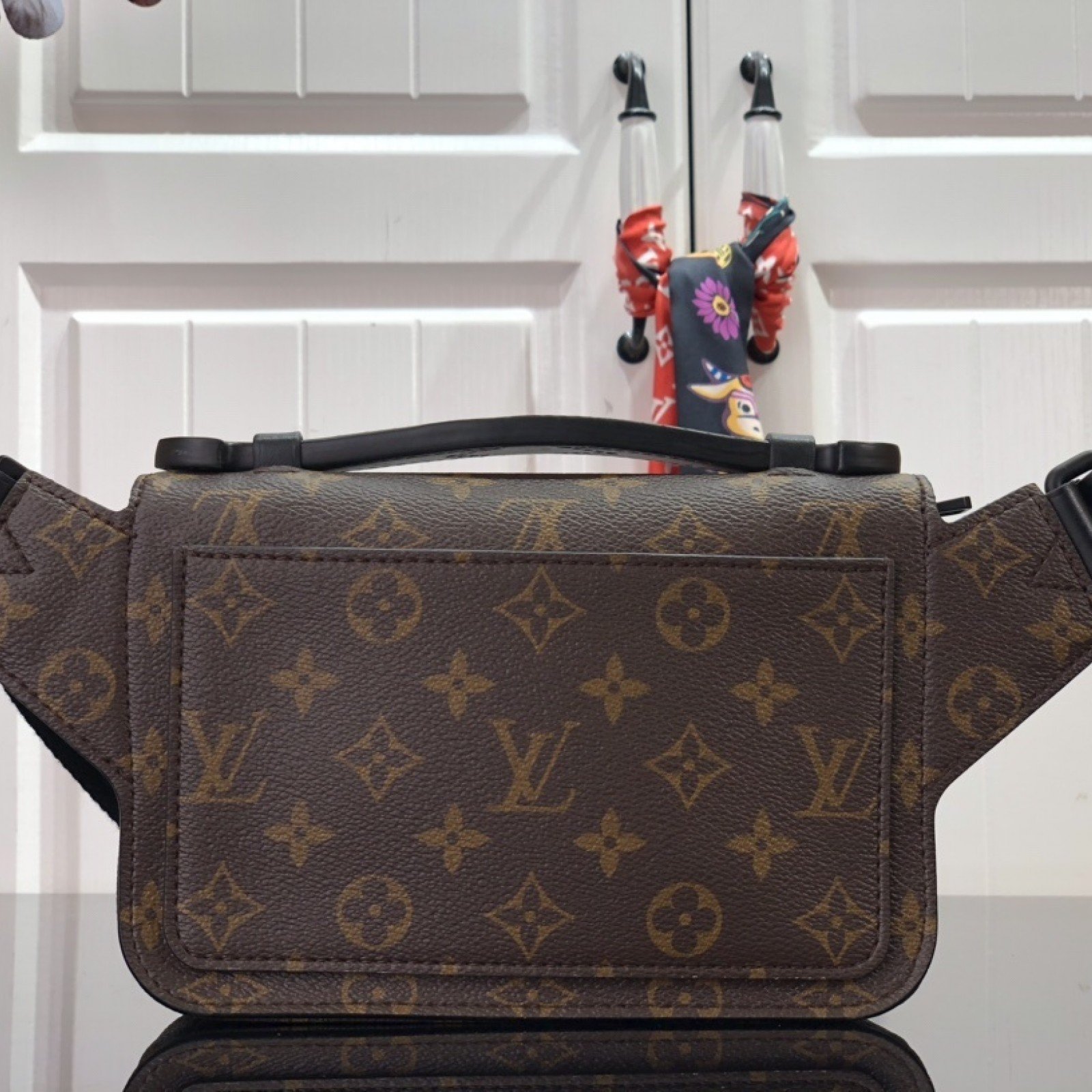 LV S LOCK SLING BAG M45807