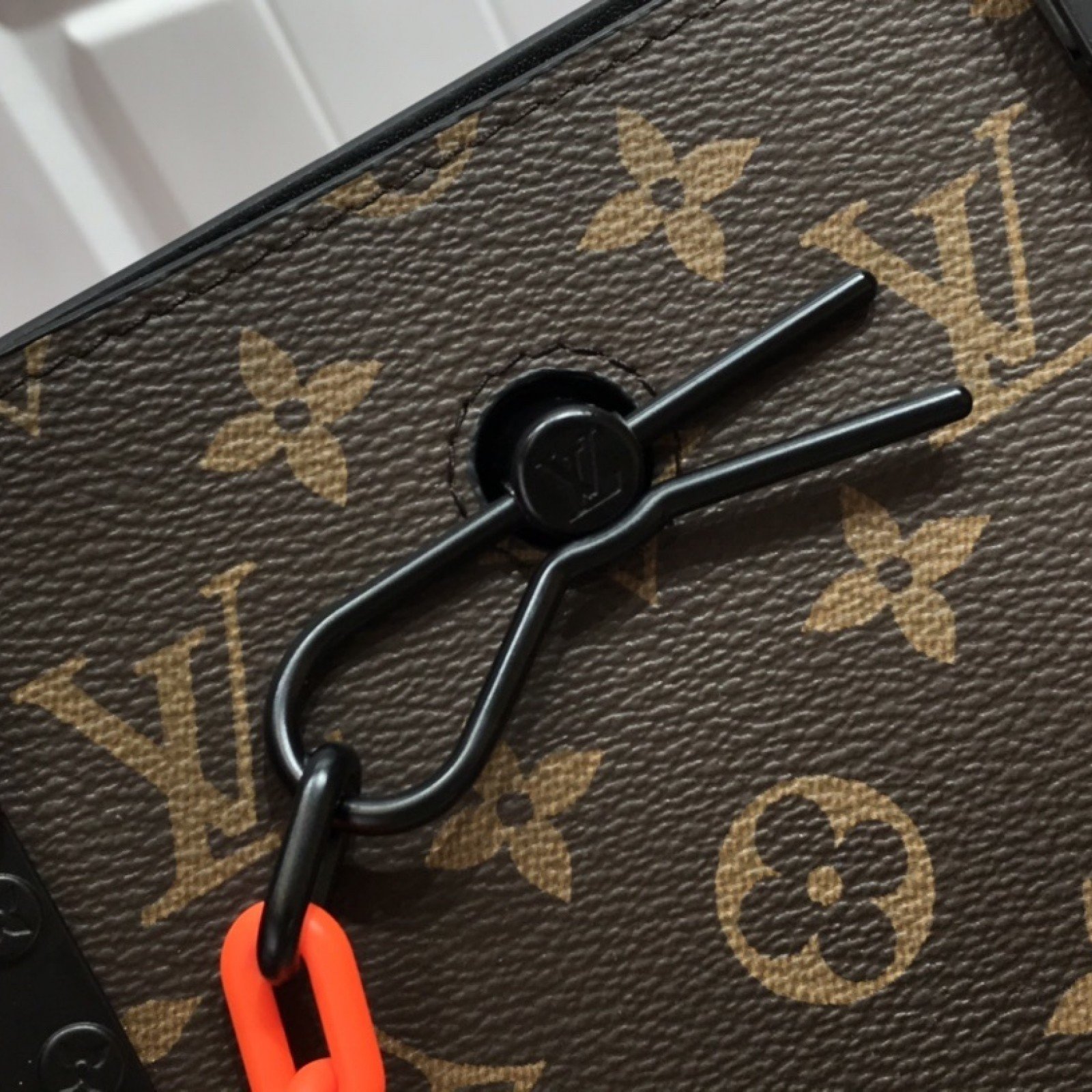 LV SAC PLAT M45667