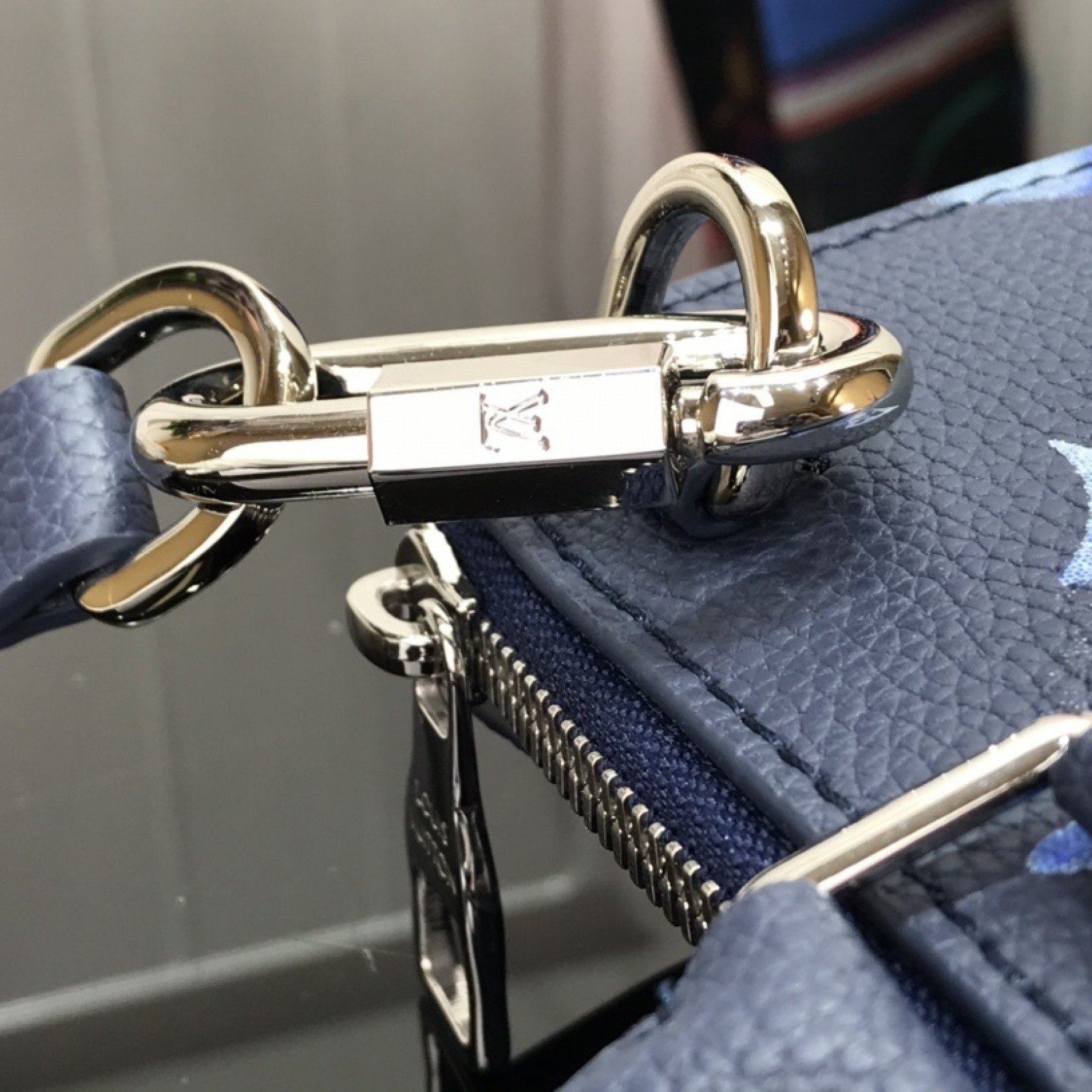 LV SAC PLAT ZIPPE M57843
