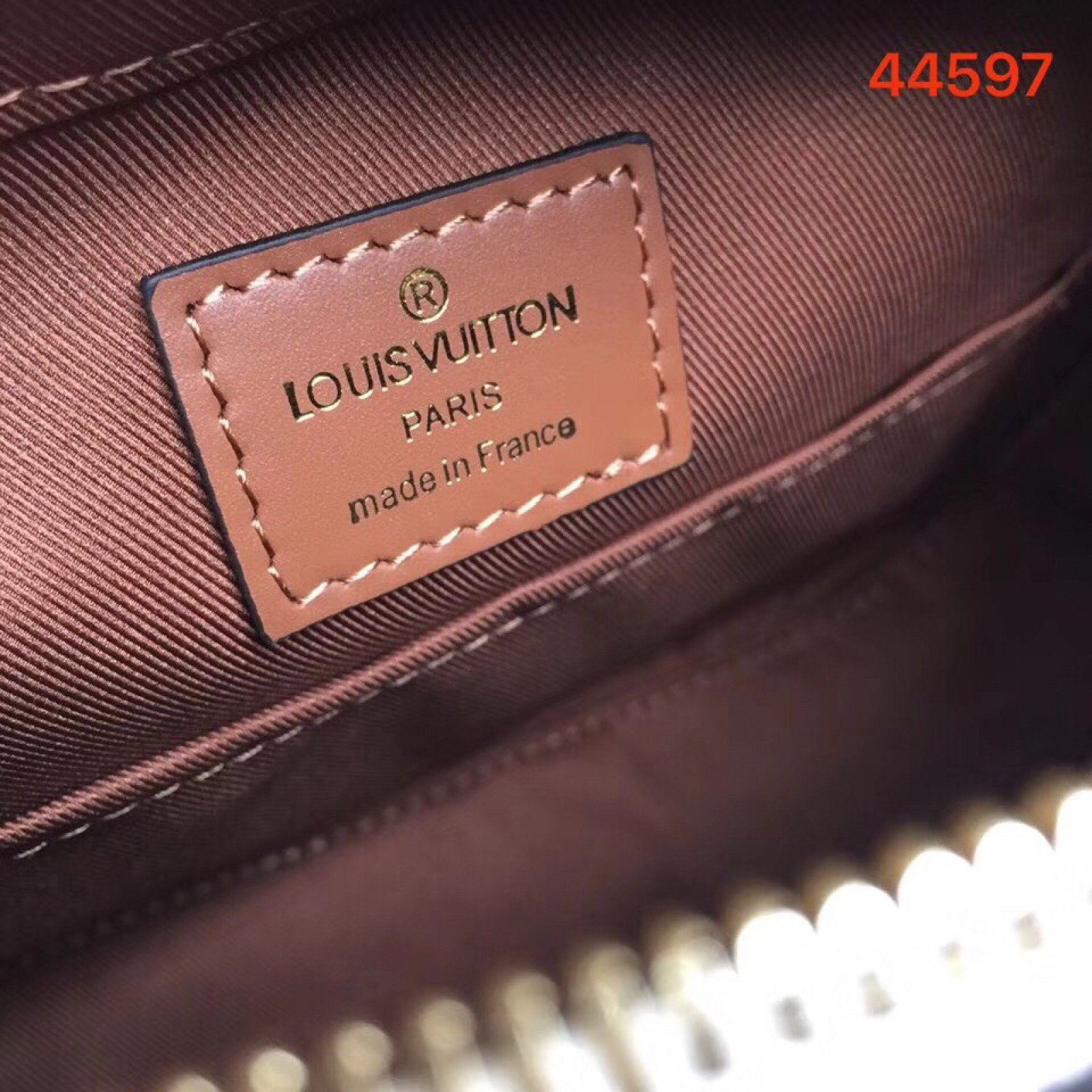 LV SAINTONGE BAG M44606
