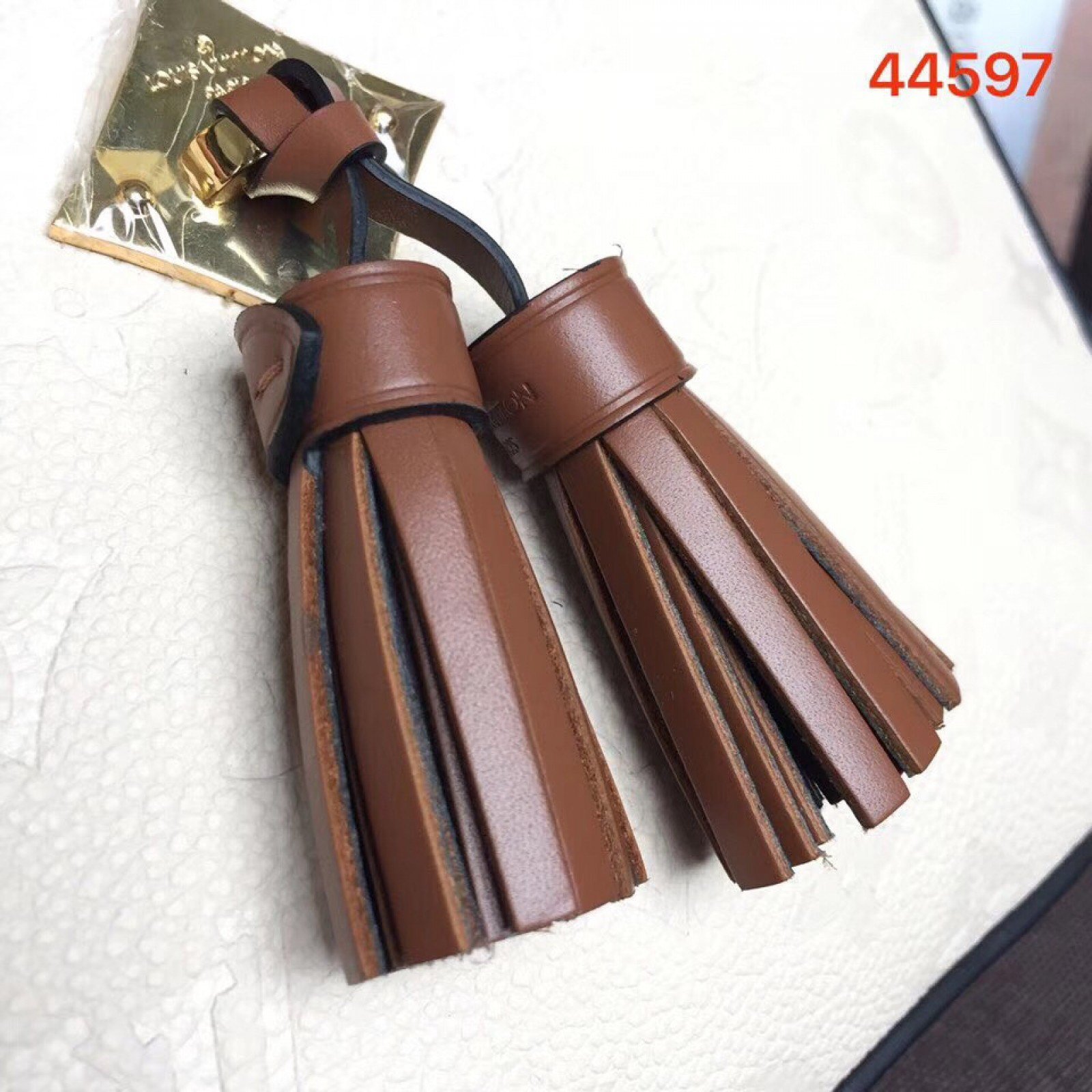 LV SAINTONGE BAG M44606