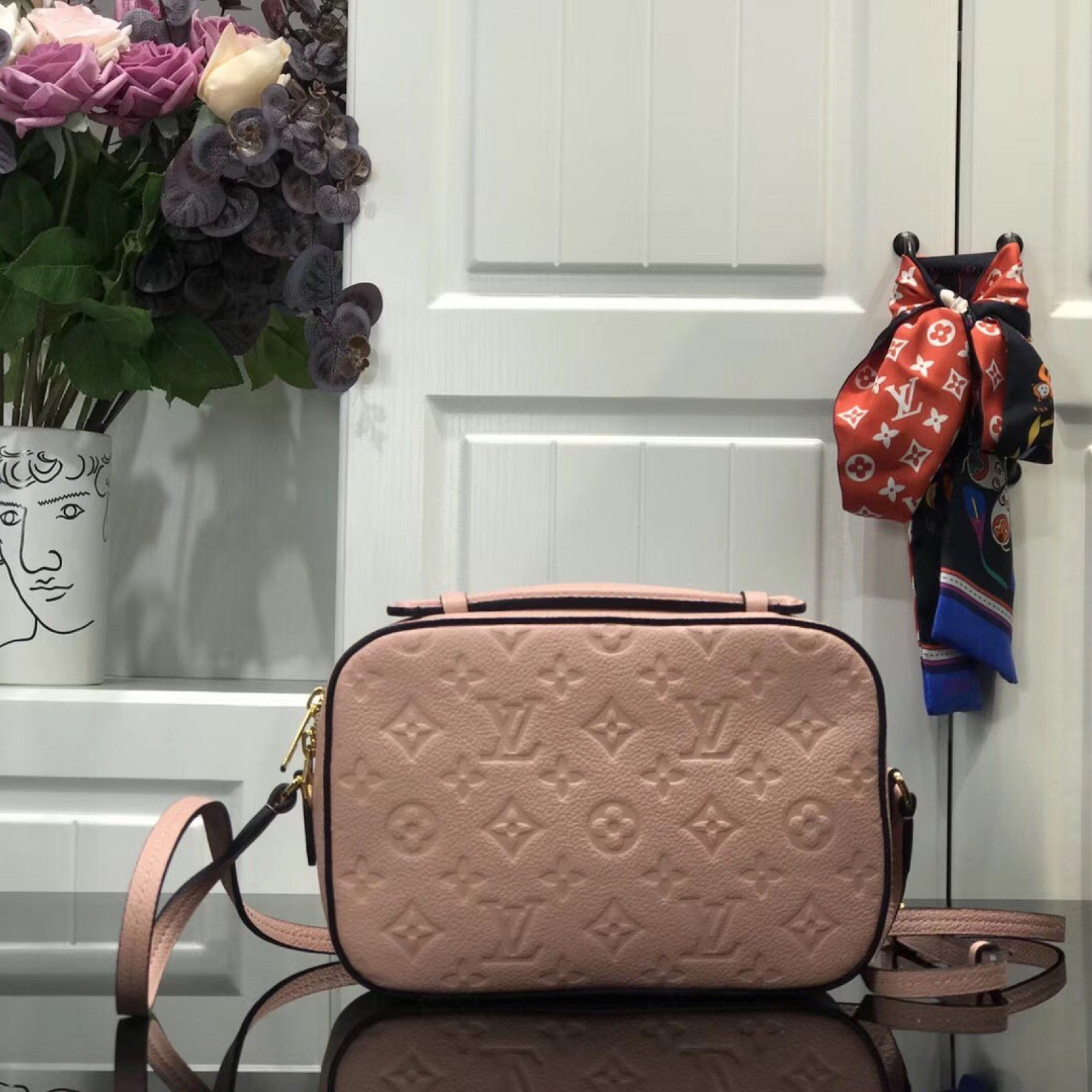 LV SAINTONGE BAG M44606