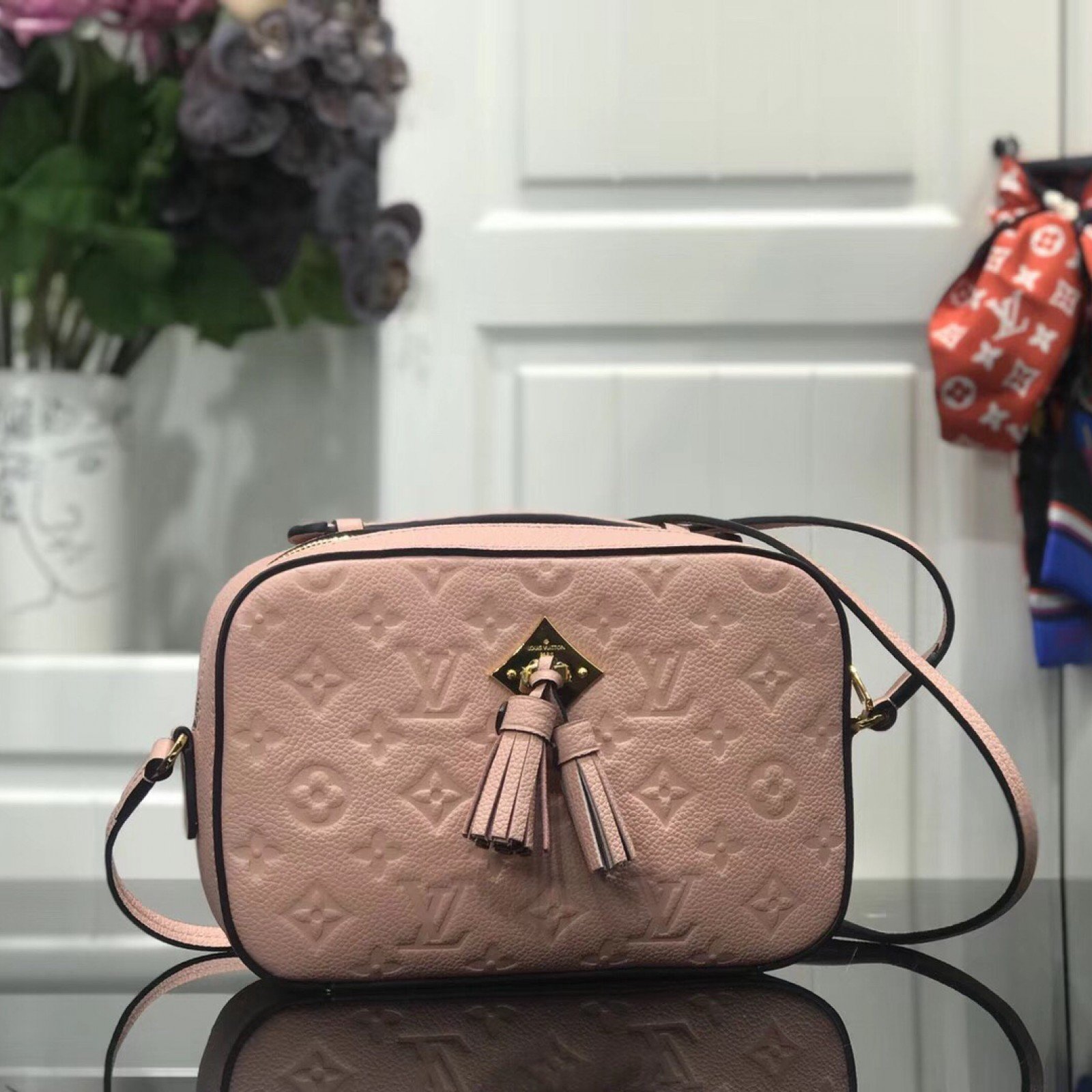 LV SAINTONGE BAG M44606