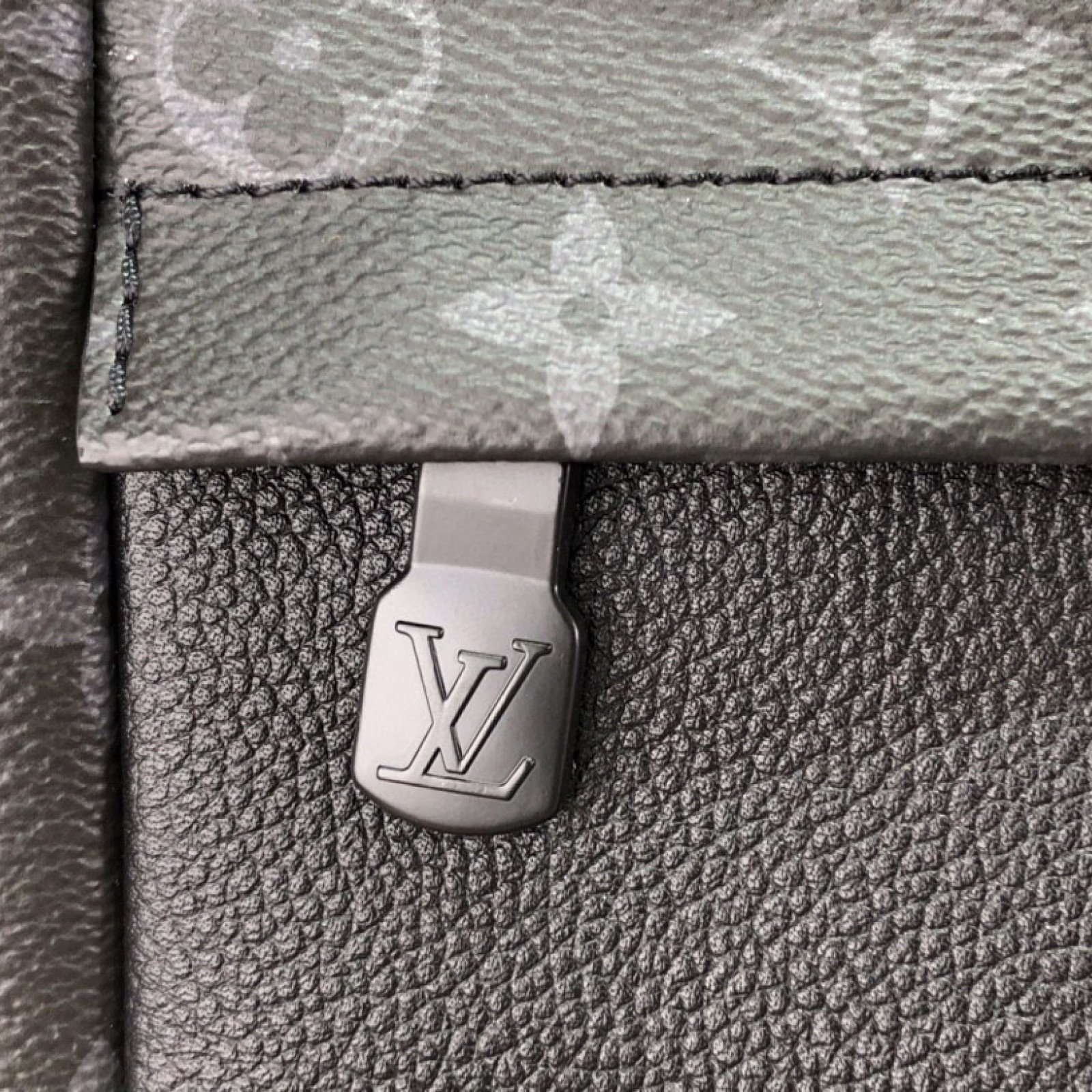 LV SAUMUR BACKPACK M45913