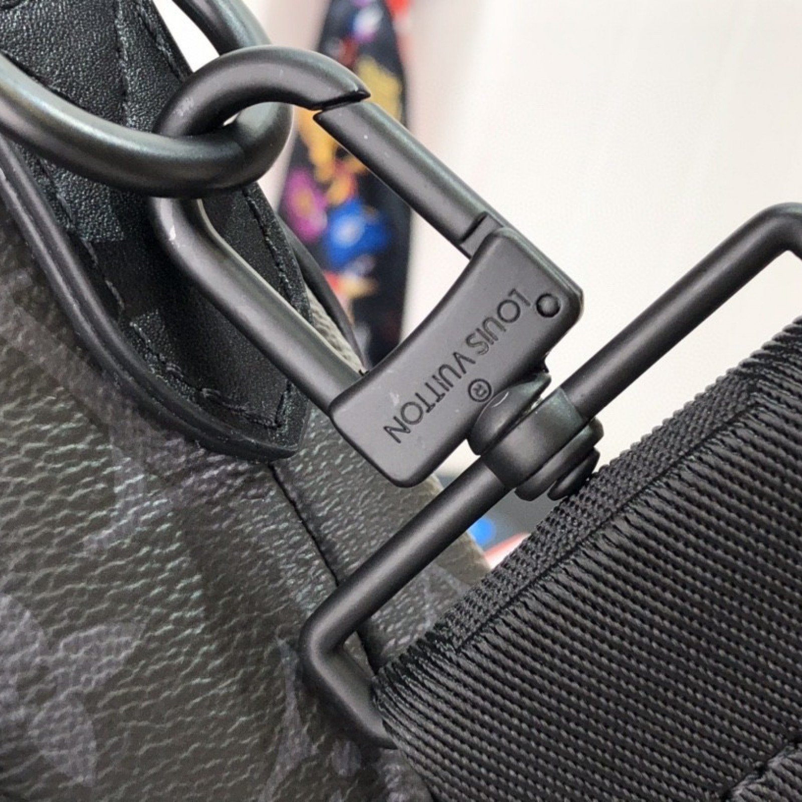 LV SAUMUR MESSENGER M45911