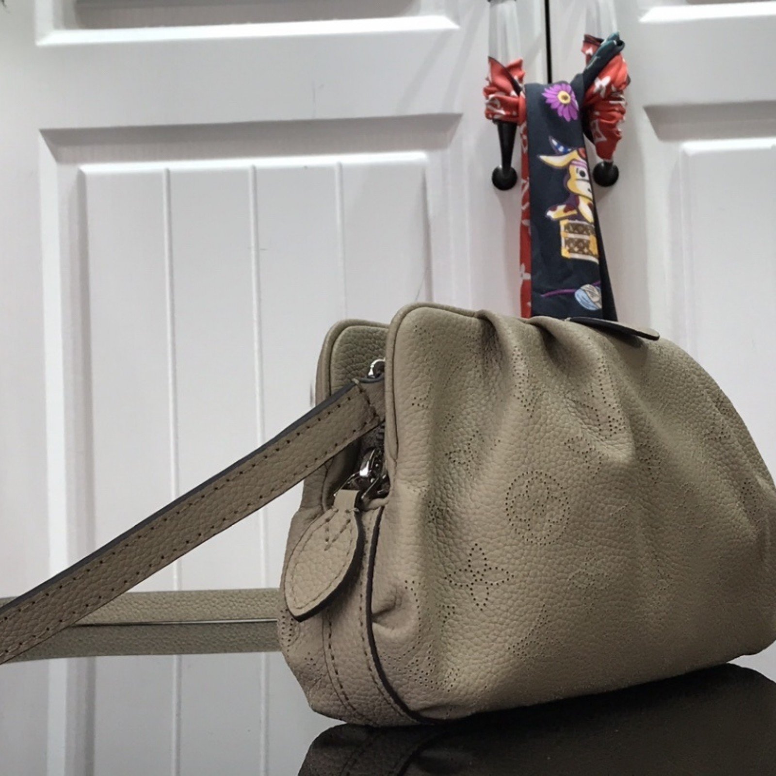 LV SCALA MINI POUCH M80092