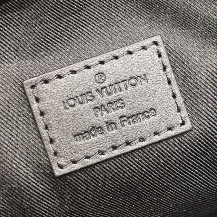 LV SCOTT MESSENGER N50018