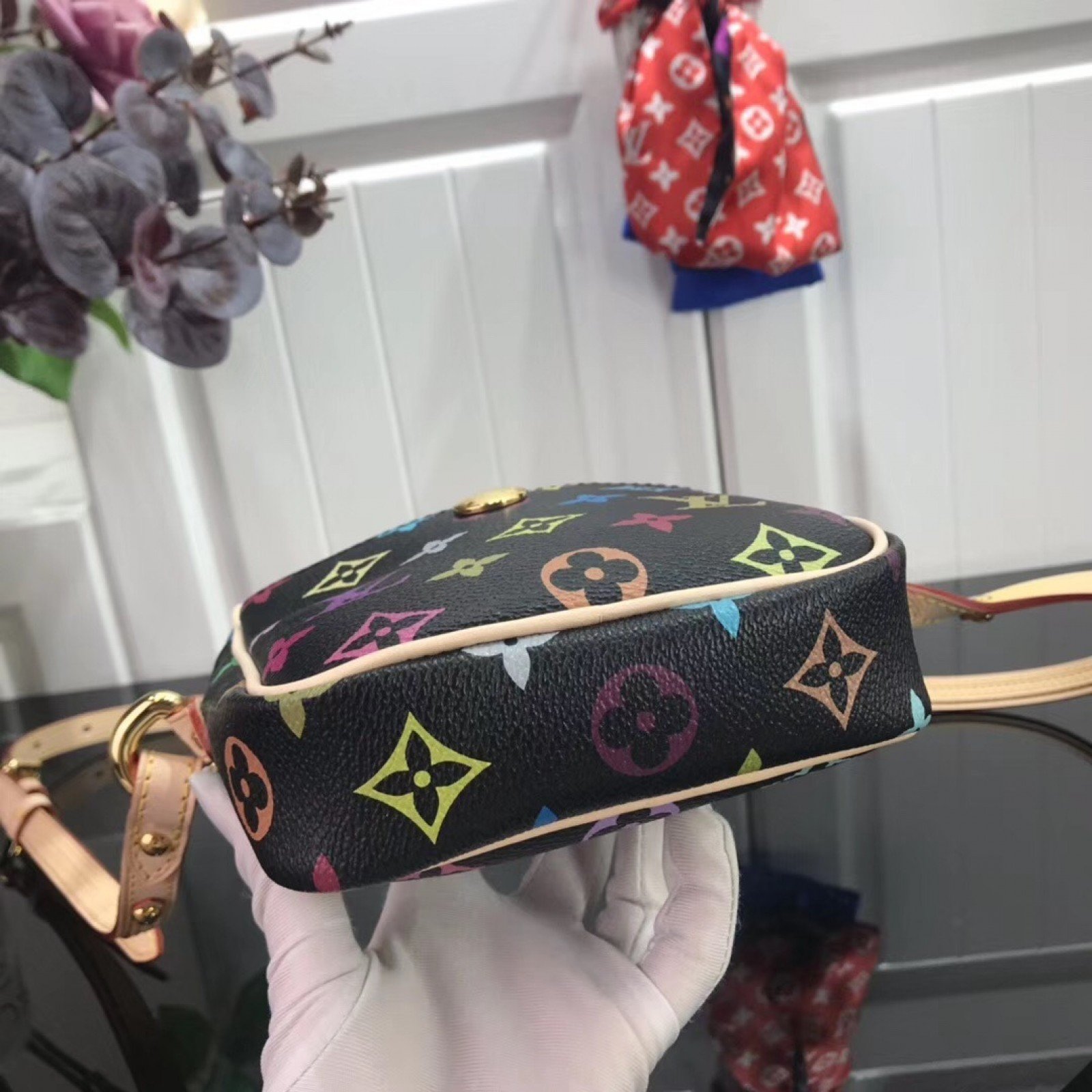 LV SHOULDER BAG M40055