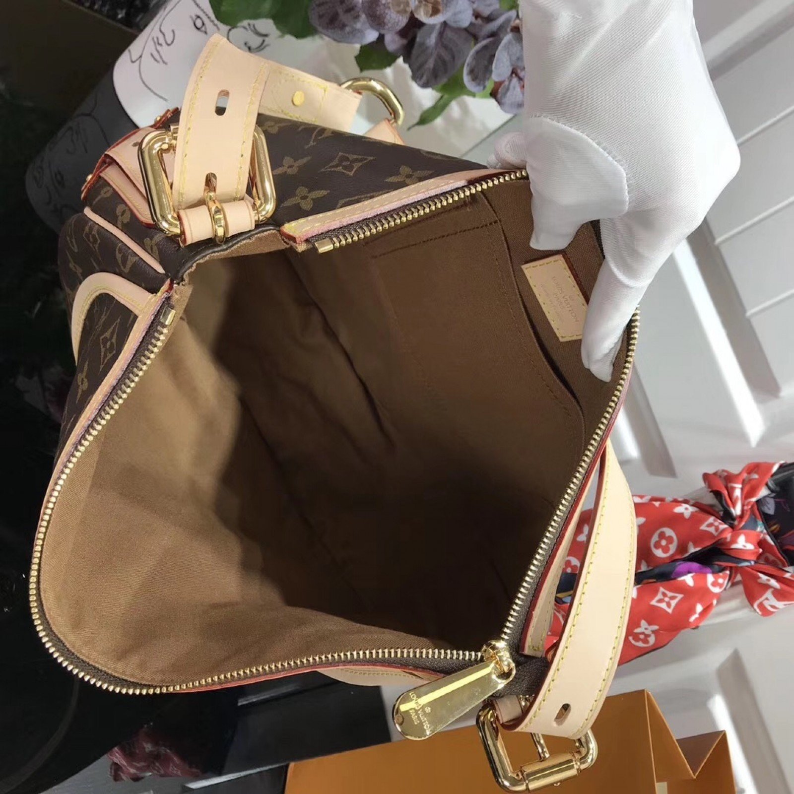 LV SHOULDER BAG M40075