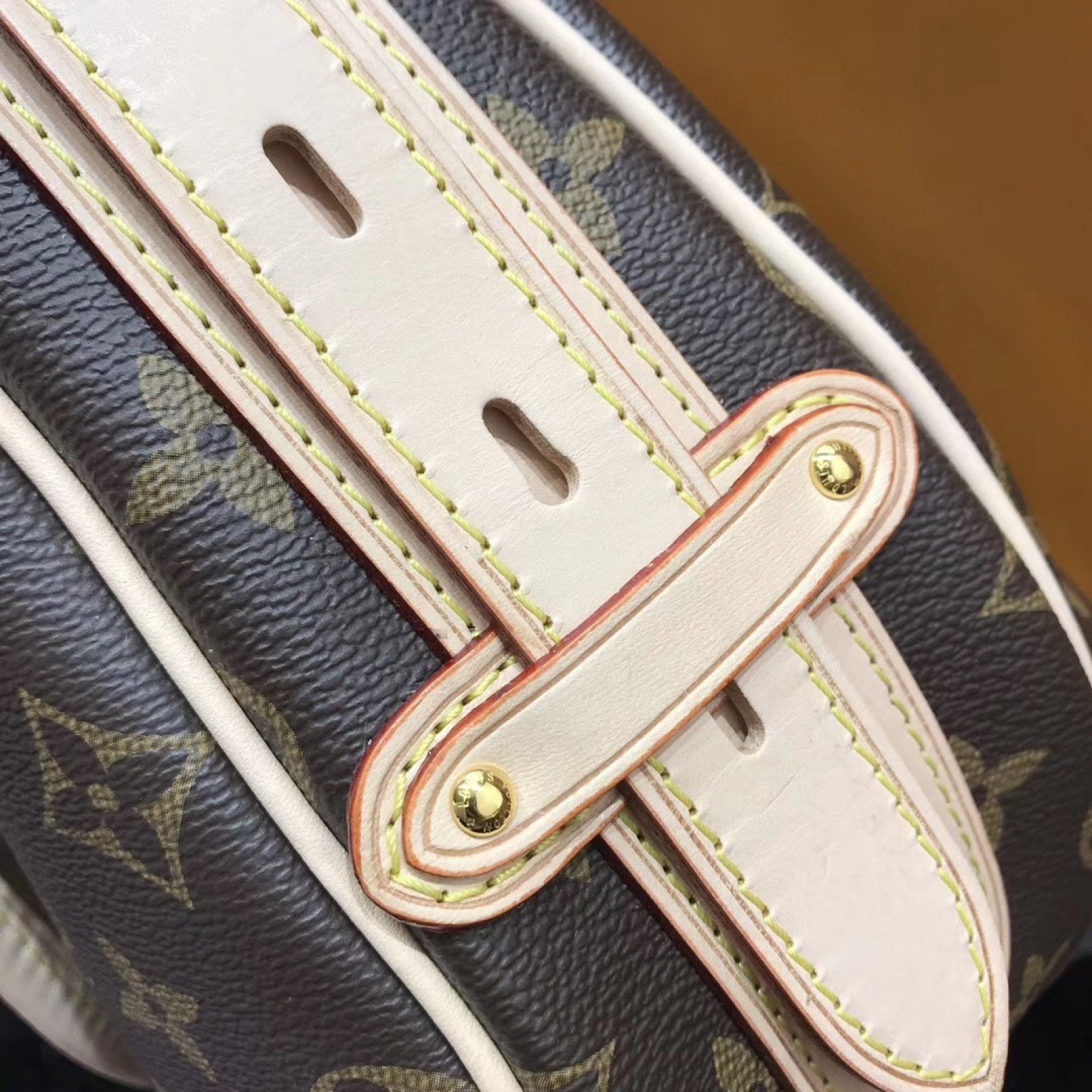 LV SHOULDER BAG M40075