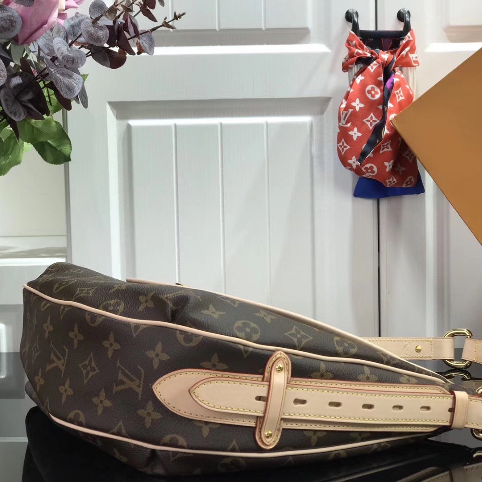 LV SHOULDER BAG M40075