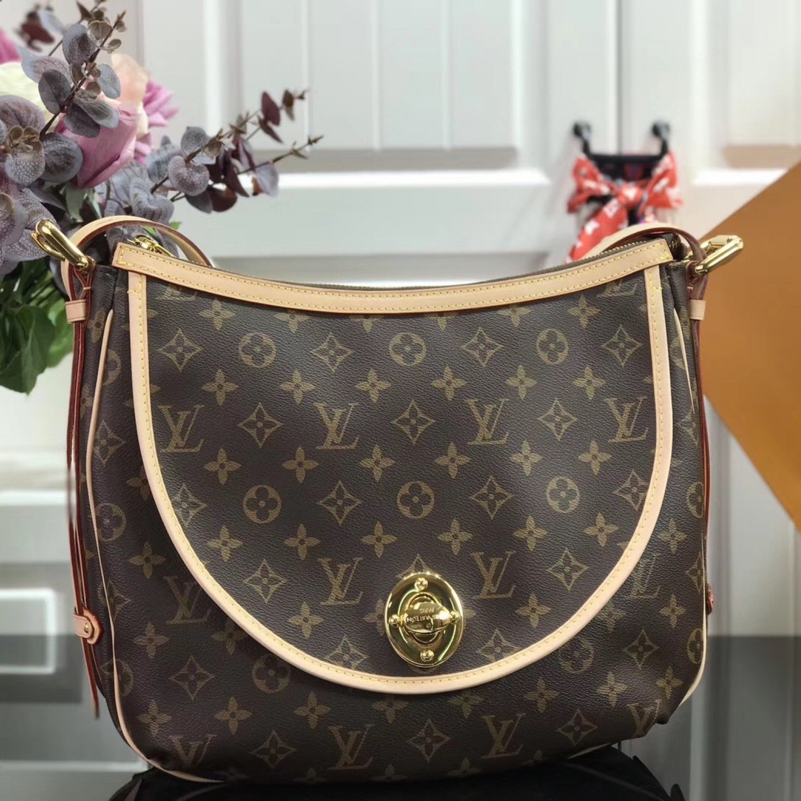 LV SHOULDER BAG M40075