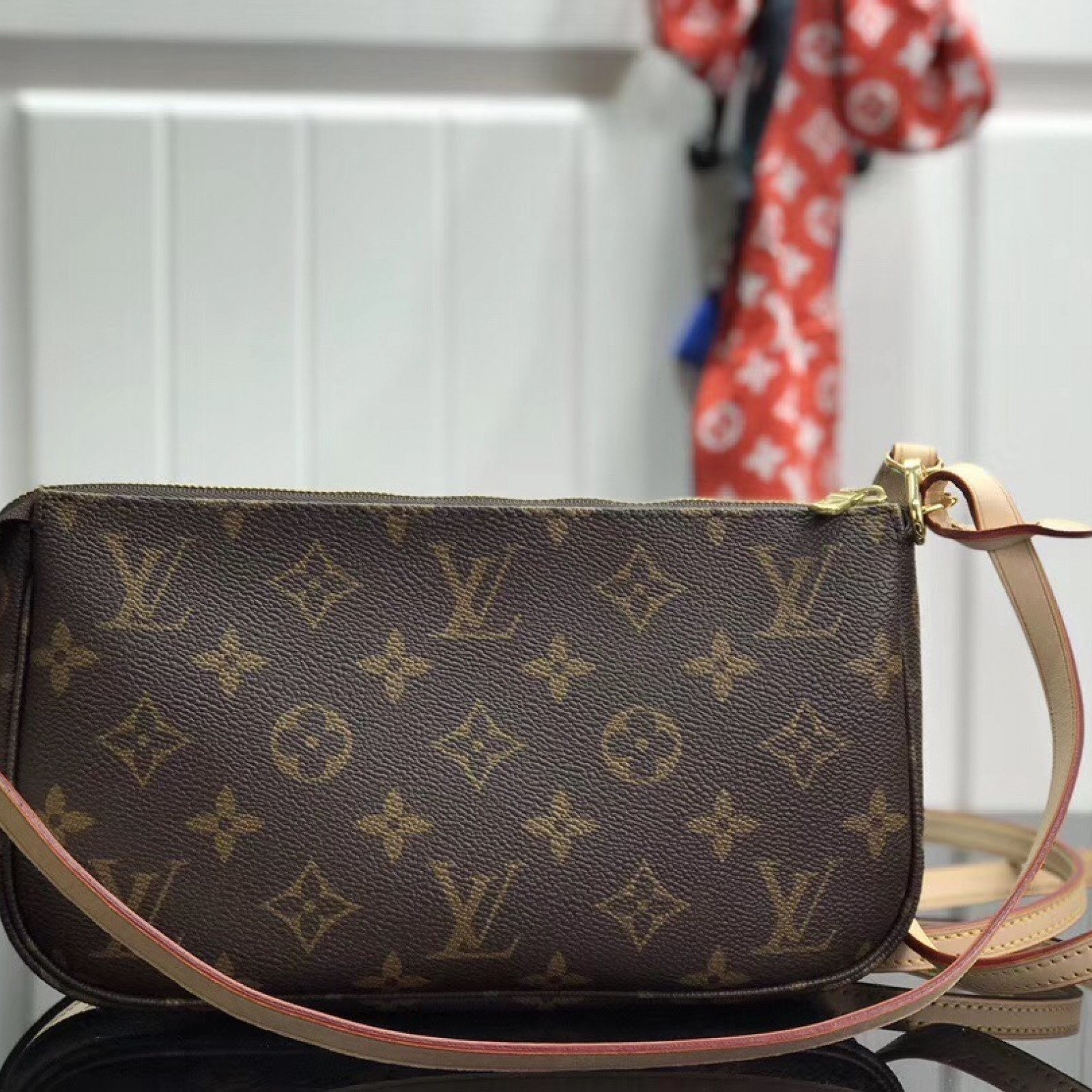 LV SHOULDER BAG M51980