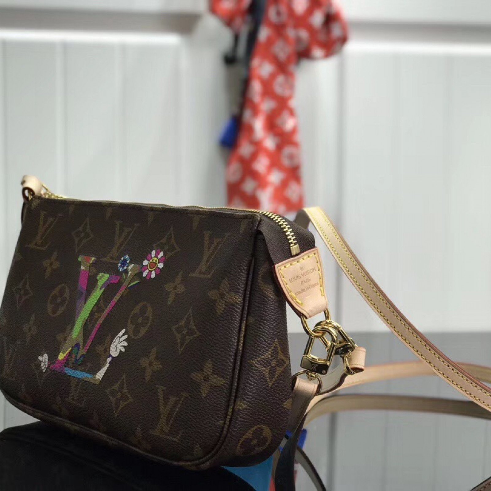 LV SHOULDER BAG M51980