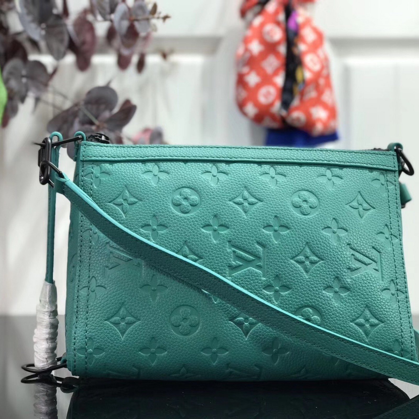LV SHOULDER BAG M54330YH