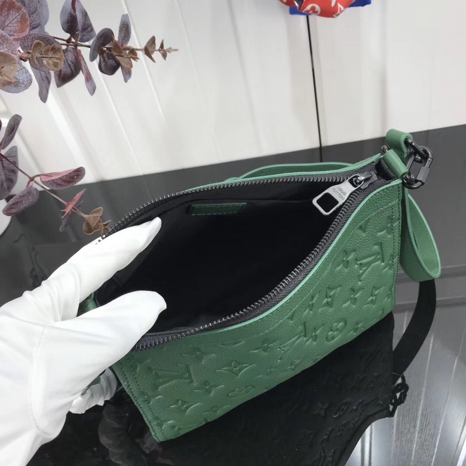 LV SHOULDER BAG M54330YH