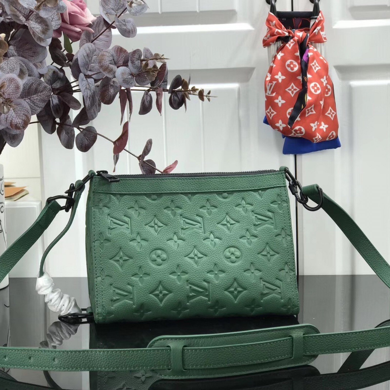 LV SHOULDER BAG M54330YH