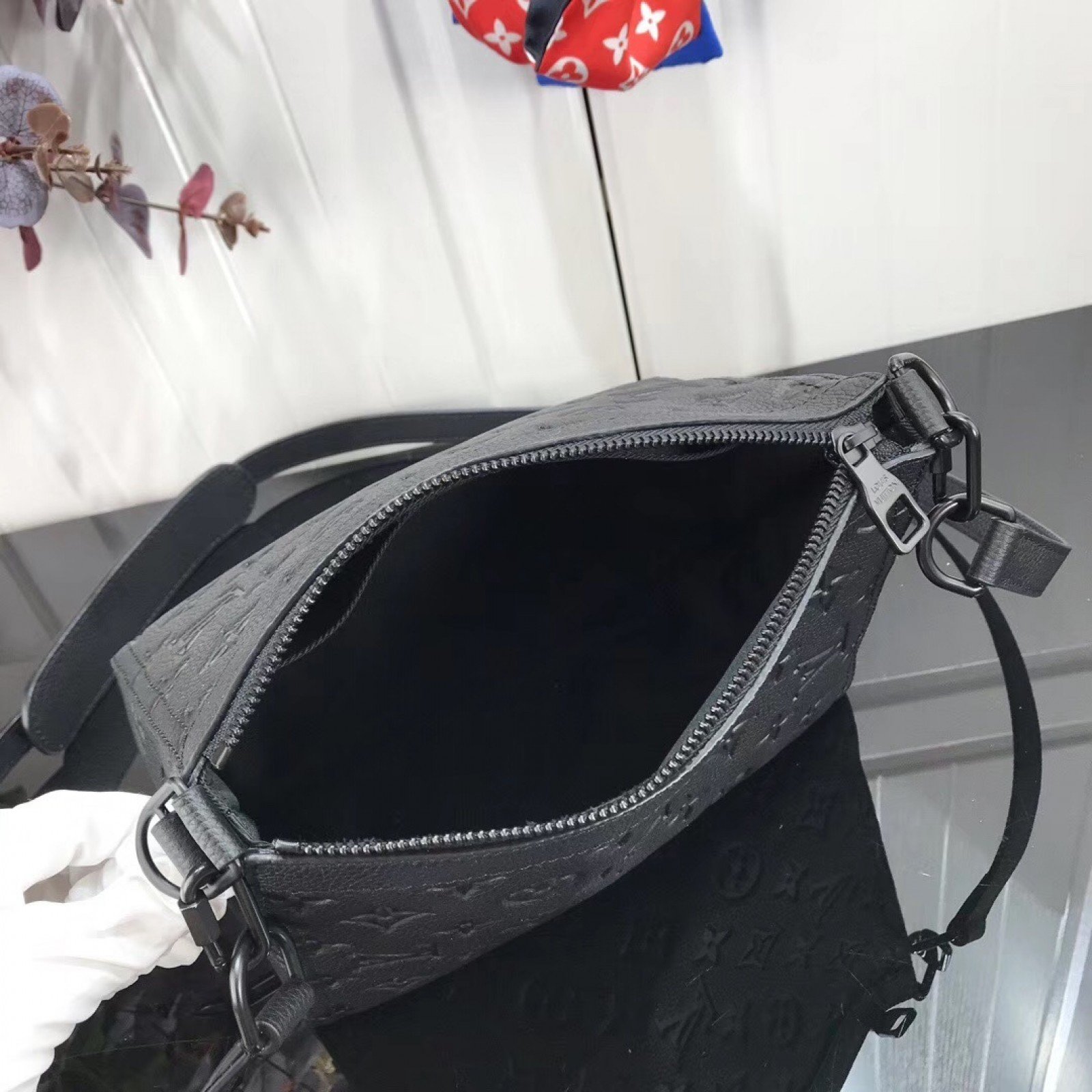 LV SHOULDER BAG M54330YH