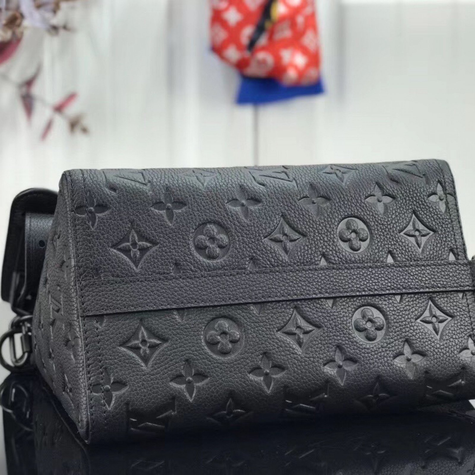 LV SHOULDER BAG M54330YH
