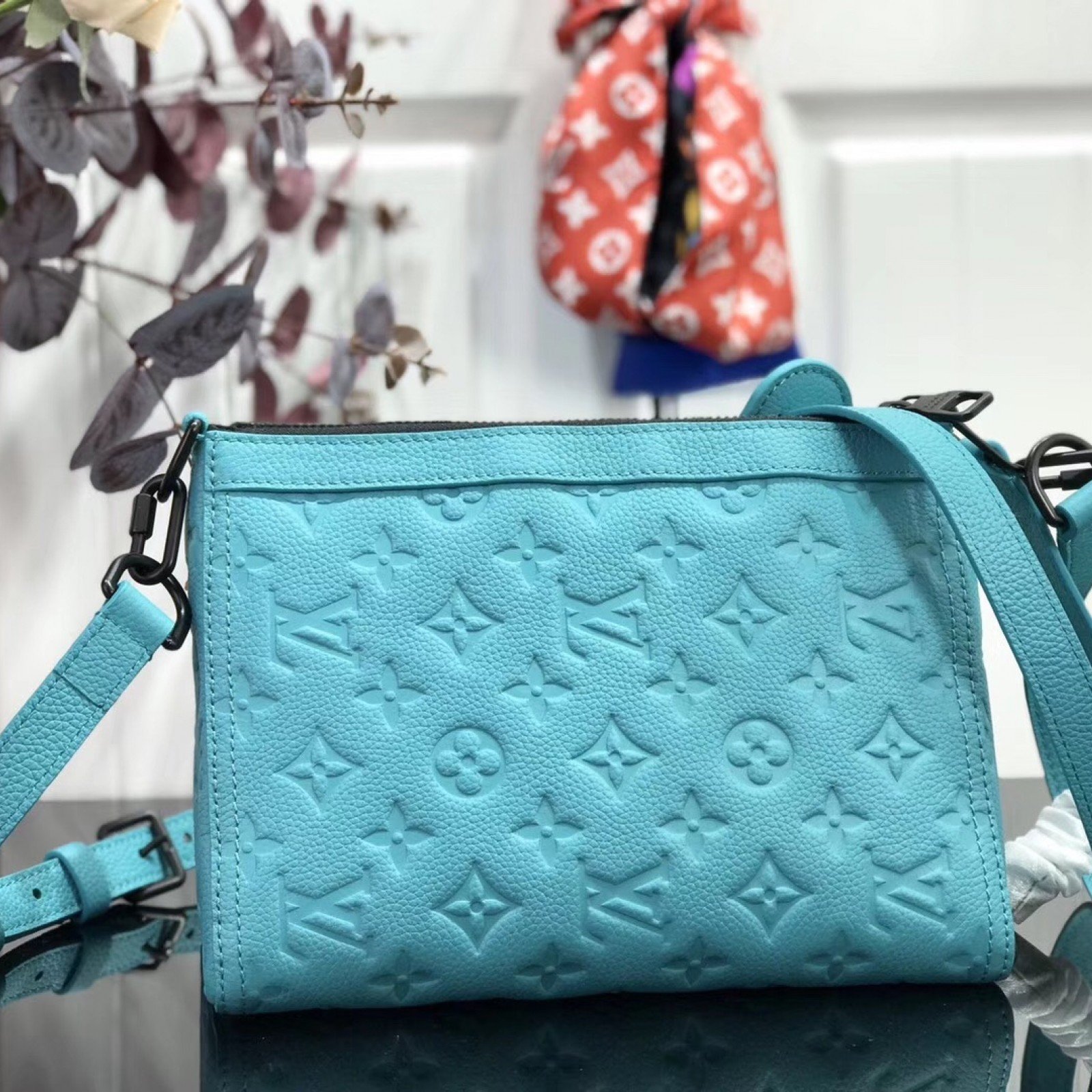 LV SHOULDER BAG M54330YH