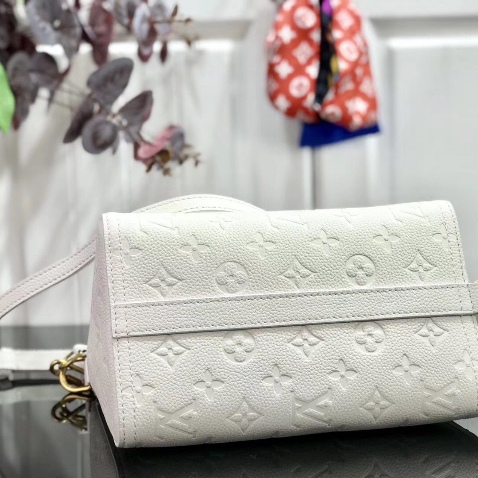 LV SHOULDER BAG M54330YH