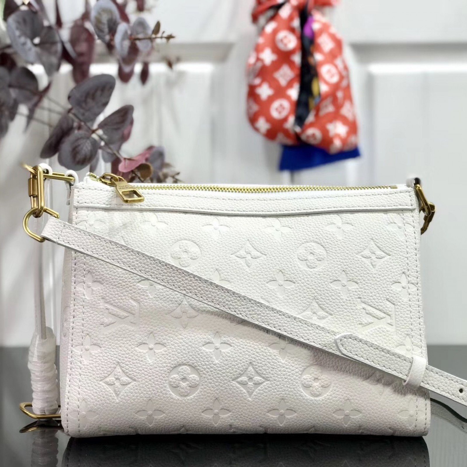 LV SHOULDER BAG M54330YH