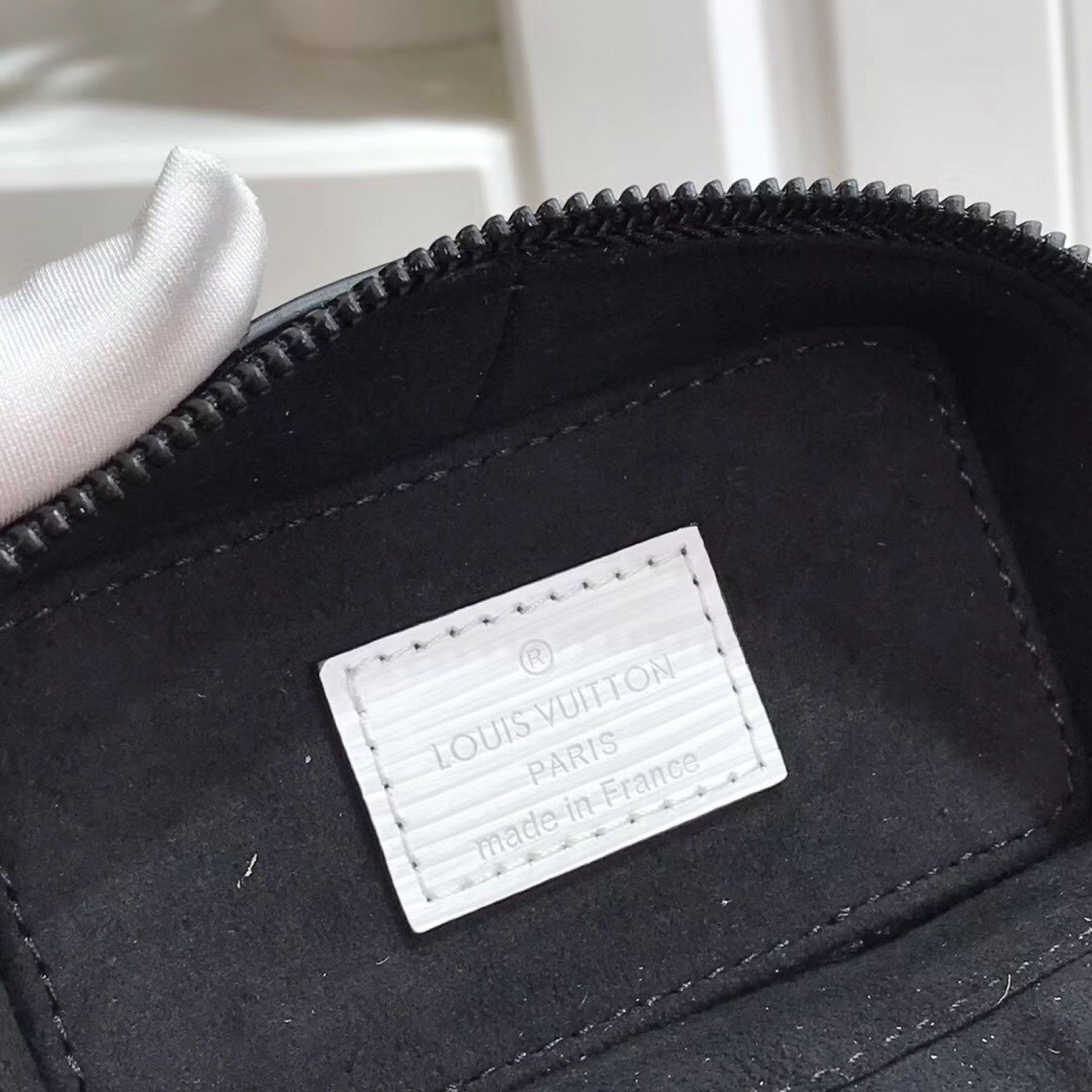 LV SHOULDER BAG M61112CB
