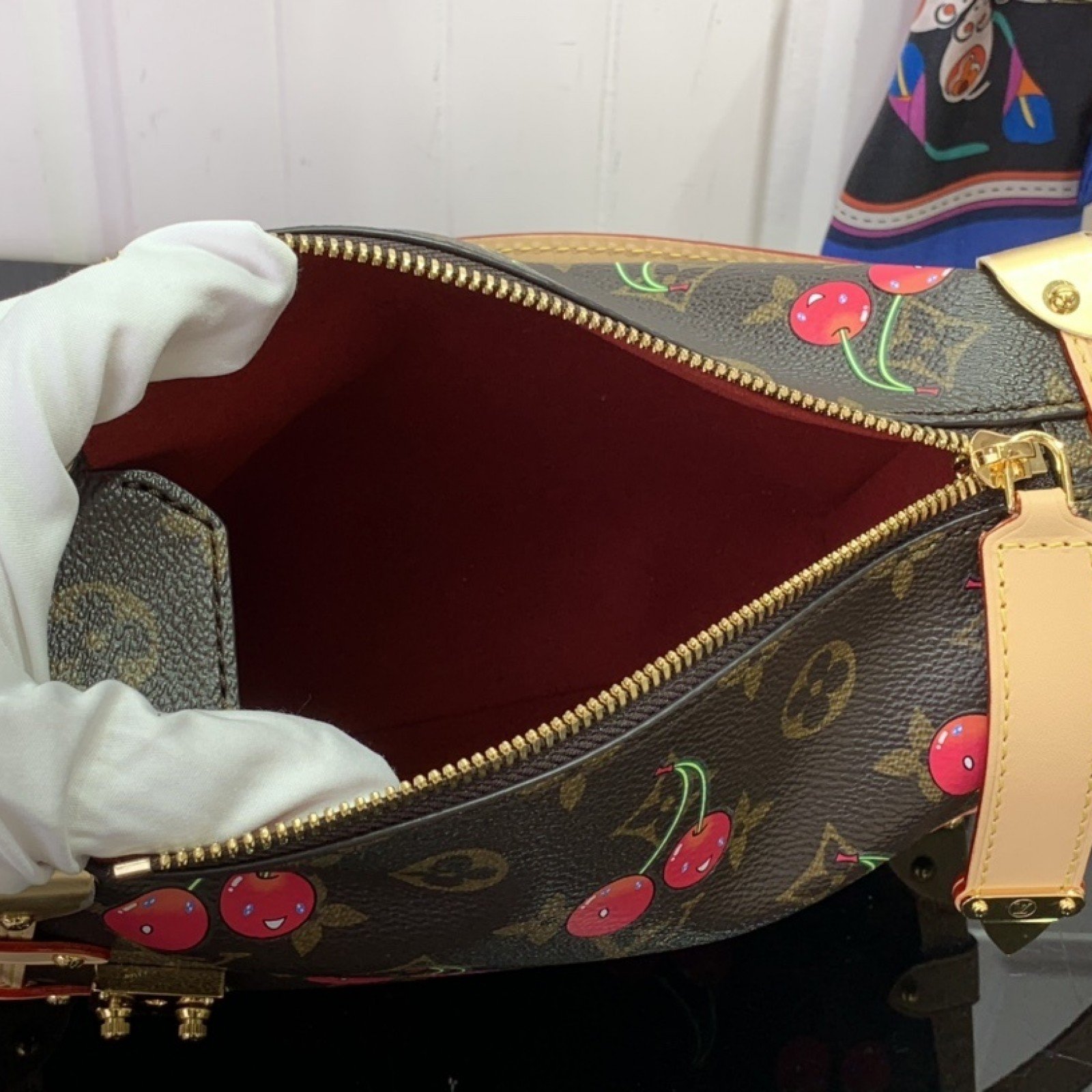 LV SIDE TRUNK  M14278