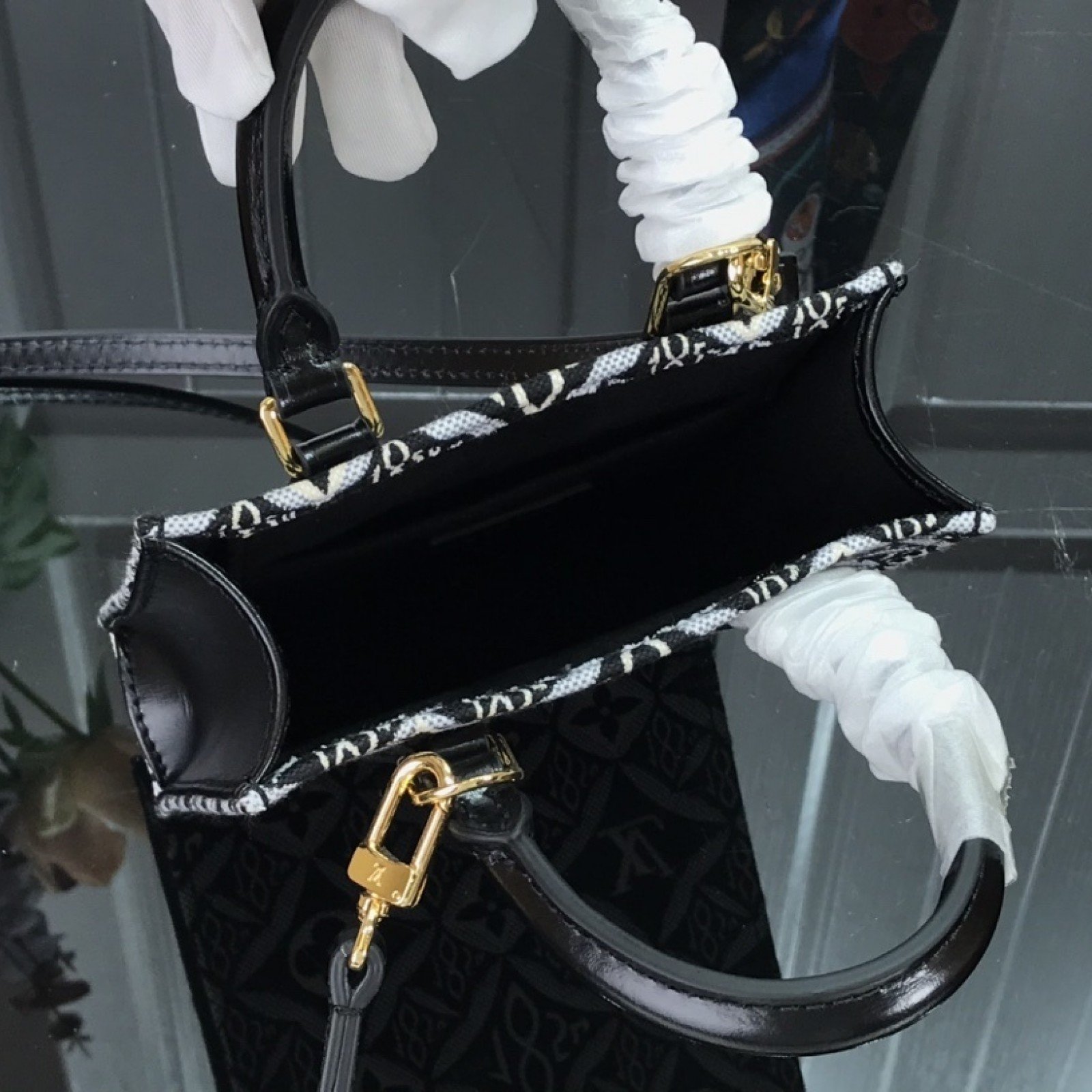 LV SINCE 1854 PETIT SAC PLAT M80288