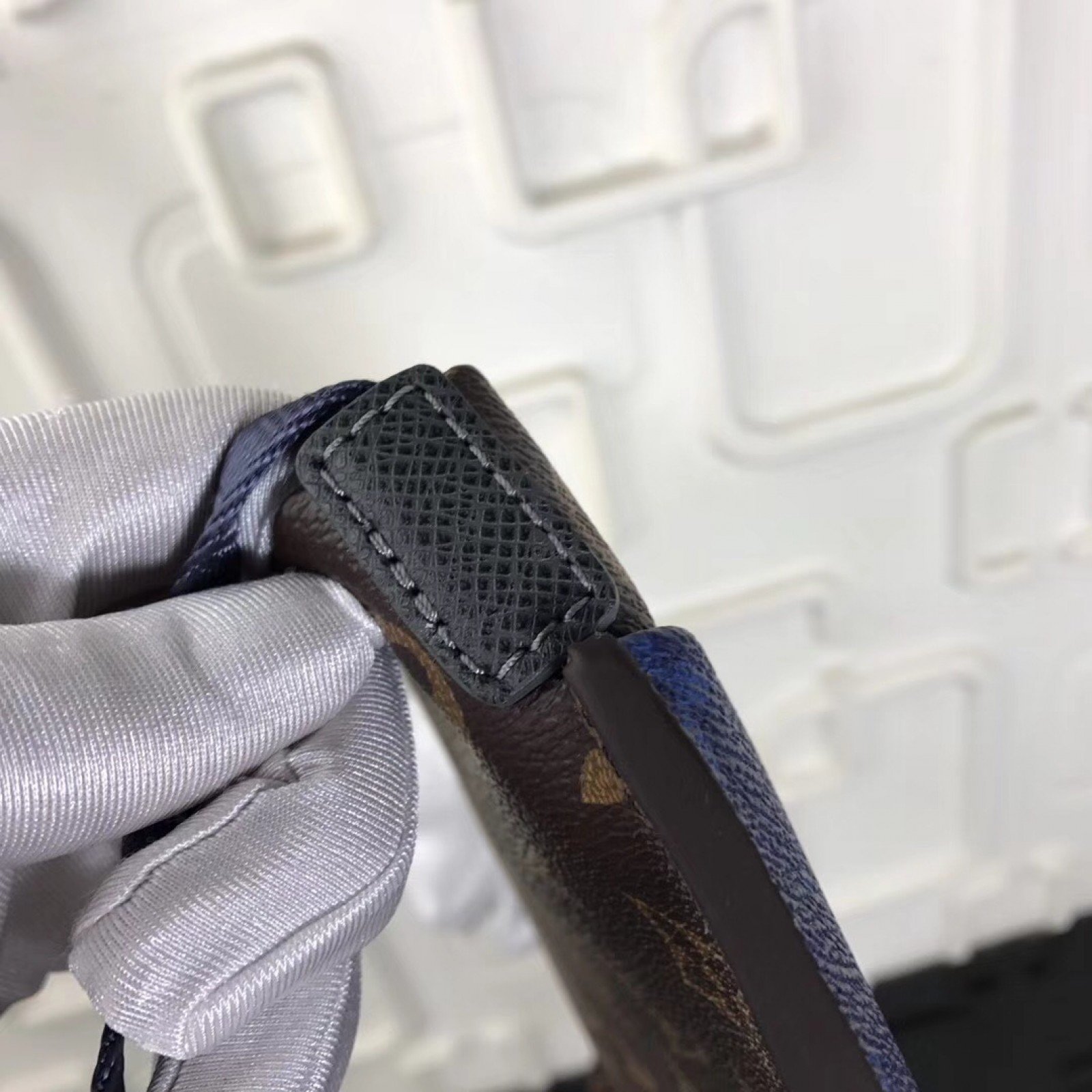 LV SMALL POUCH Bag M43854