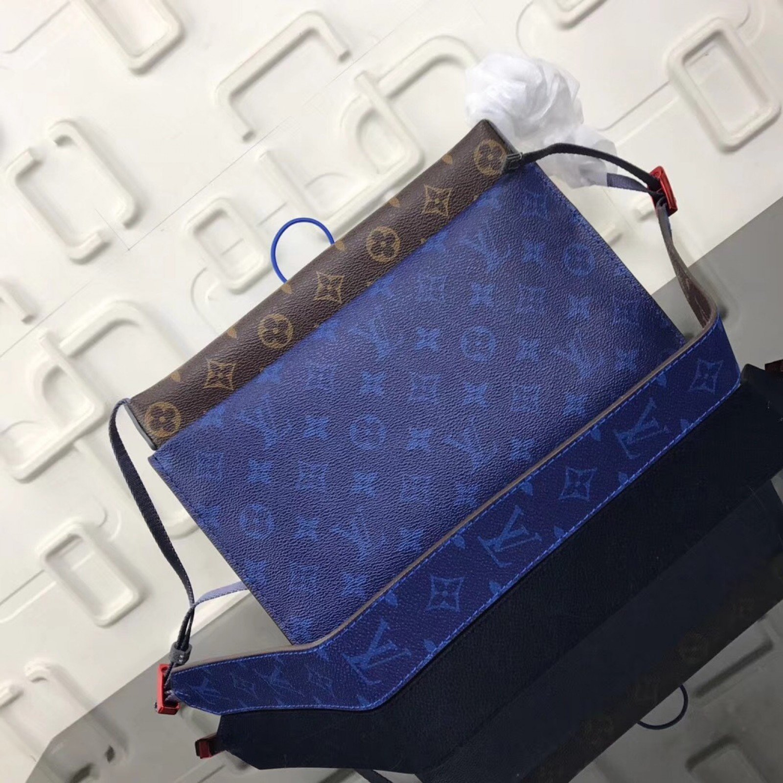 LV SMALL POUCH Bag M43854