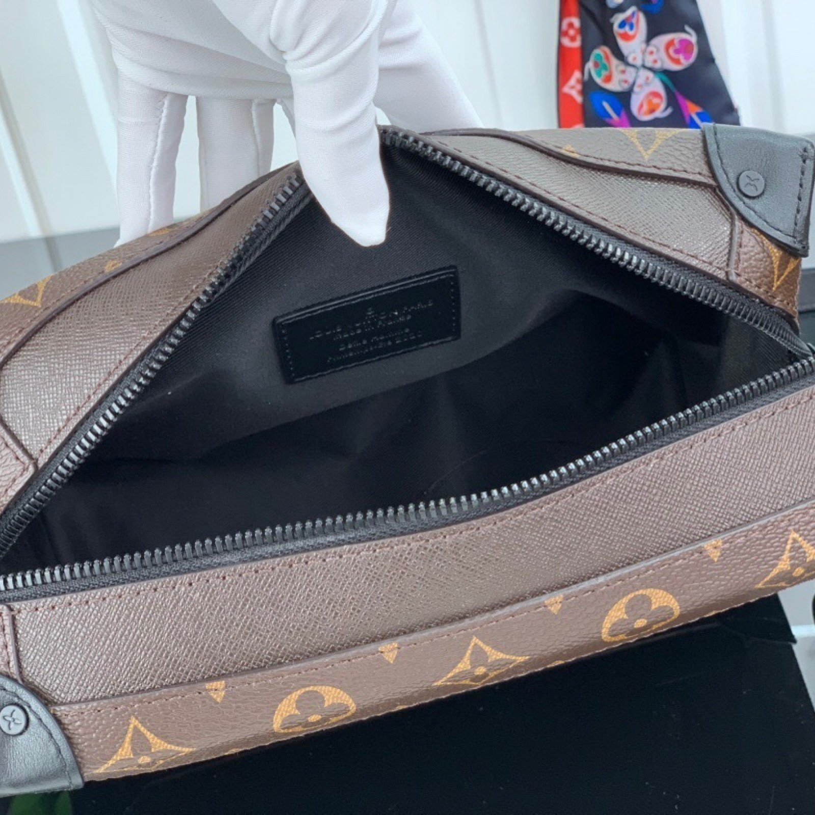 LV SOFT TRUNK M30582