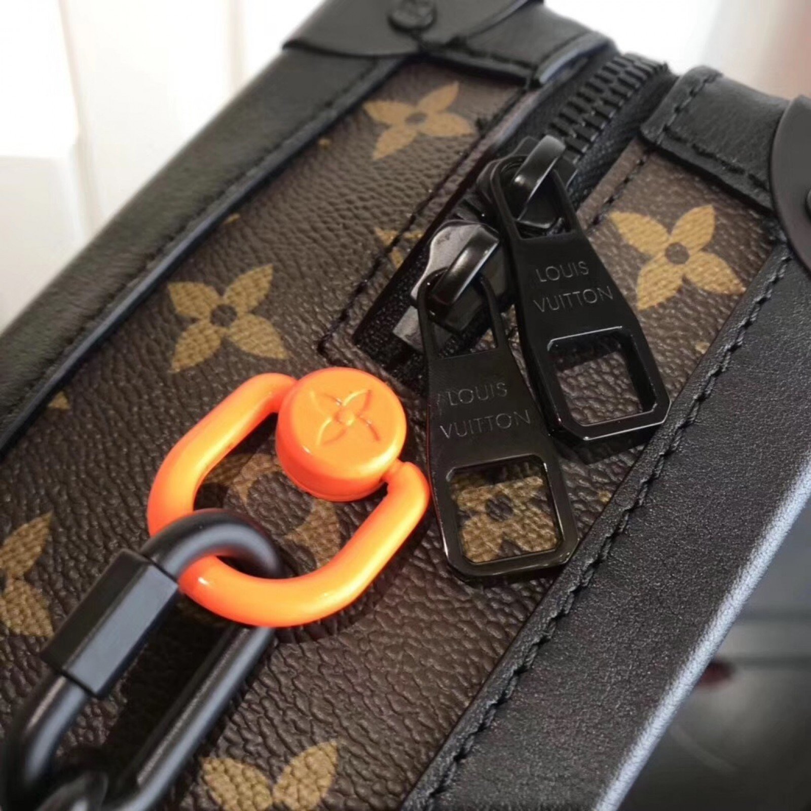 LV SOFT TRUNK M44478
