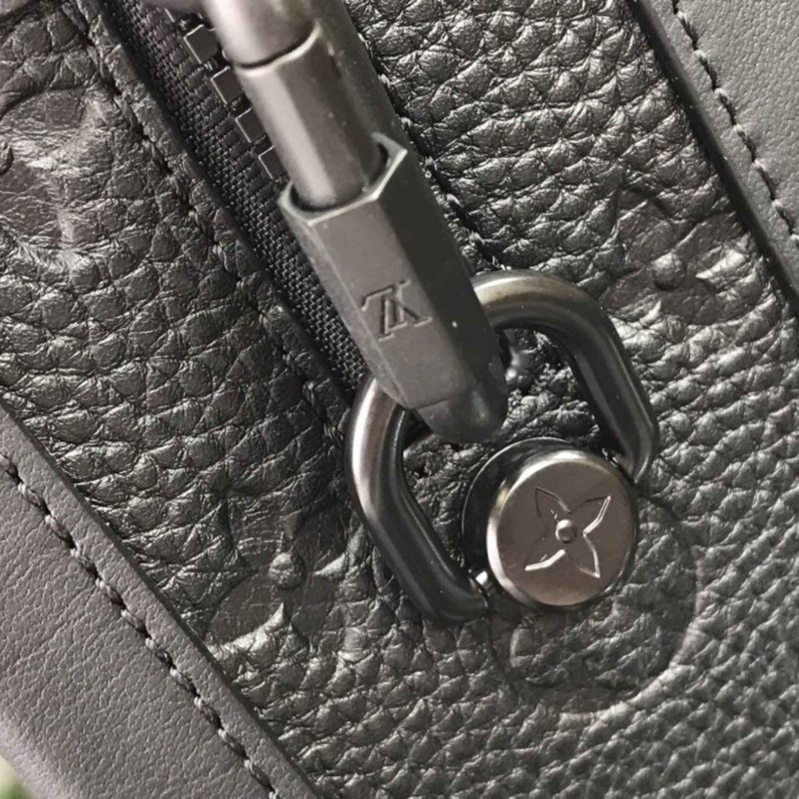 LV SOFT TRUNK M55700