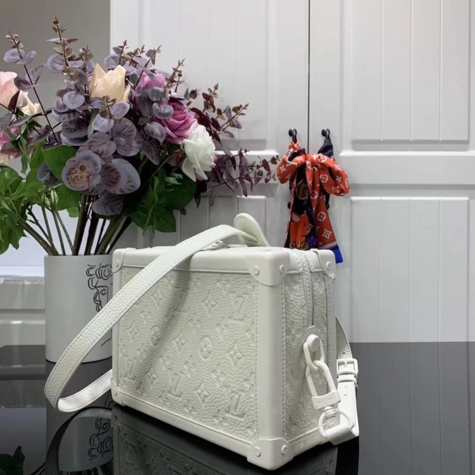 LV SOFT TRUNK M55700