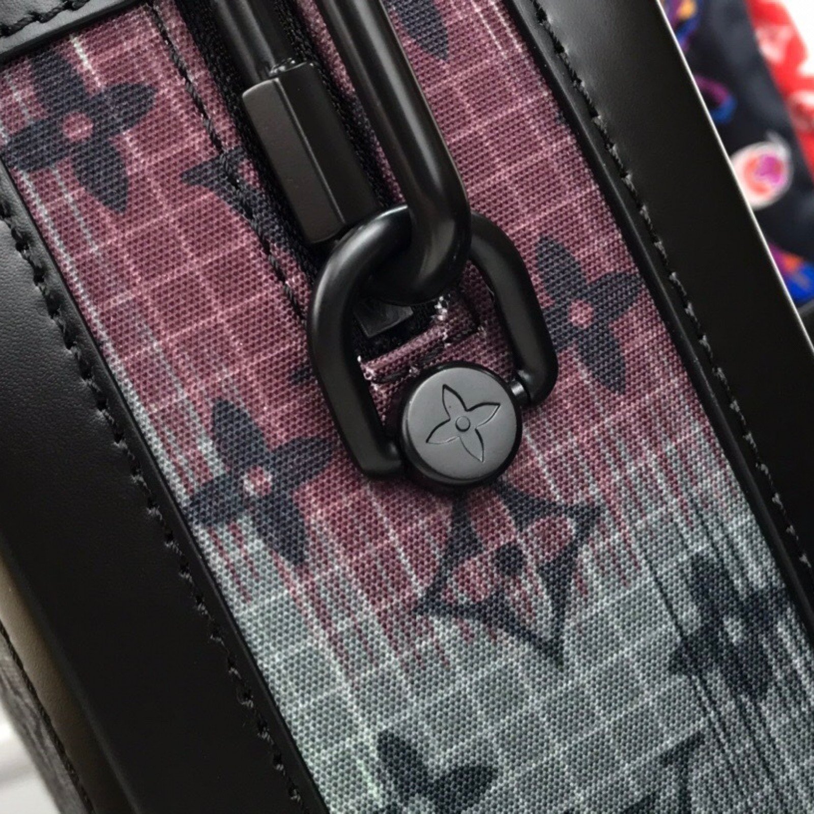 LV SOFT TRUNK M55700L