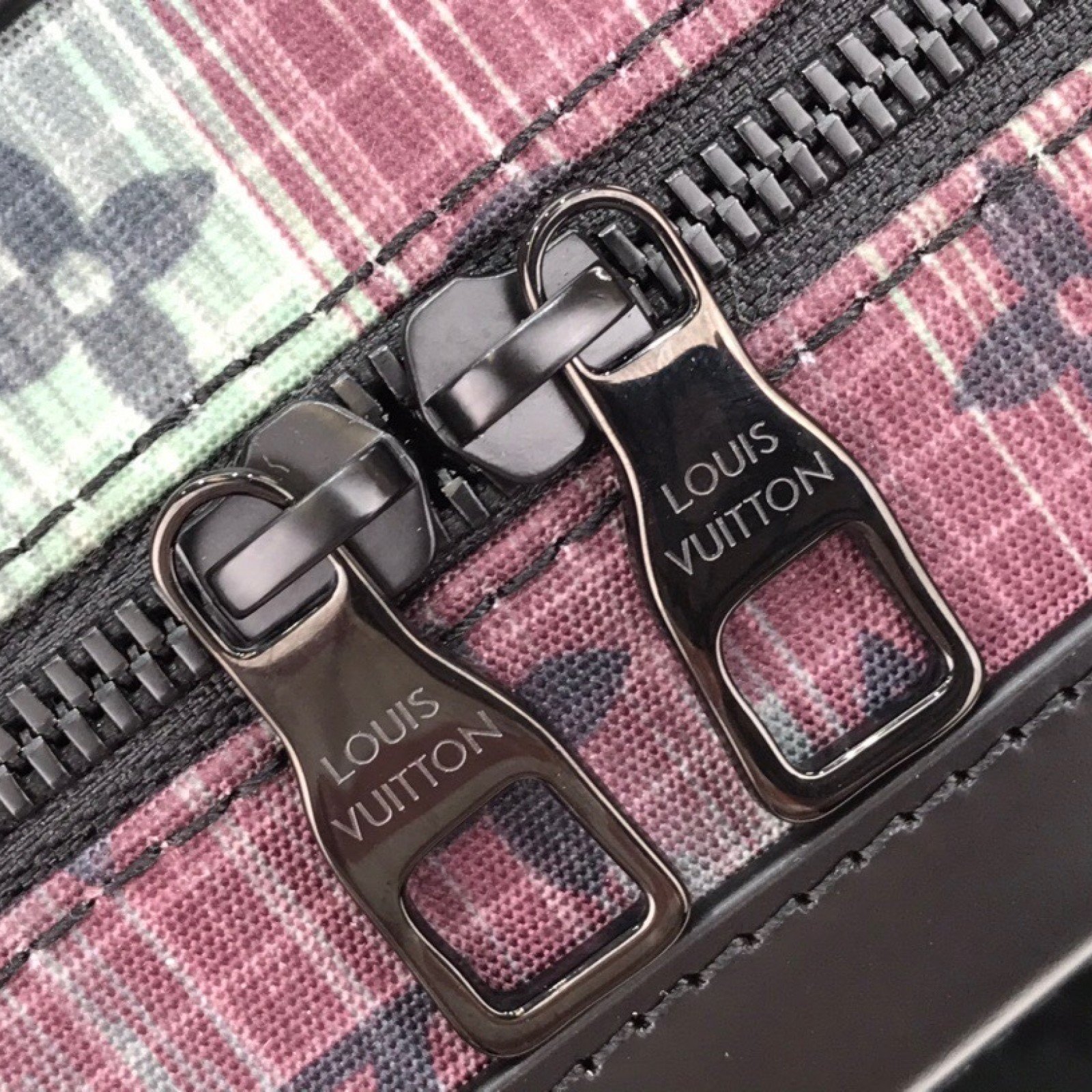 LV SOFT TRUNK M55700L