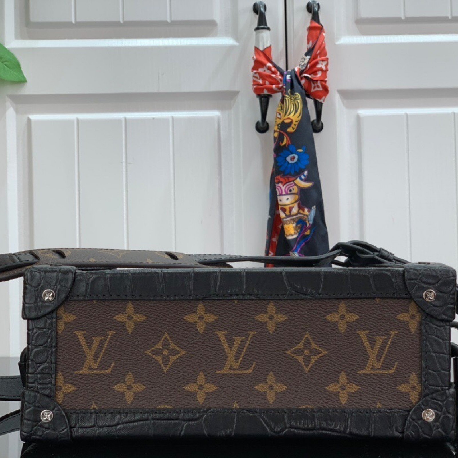 LV SOFT TRUNK M98255