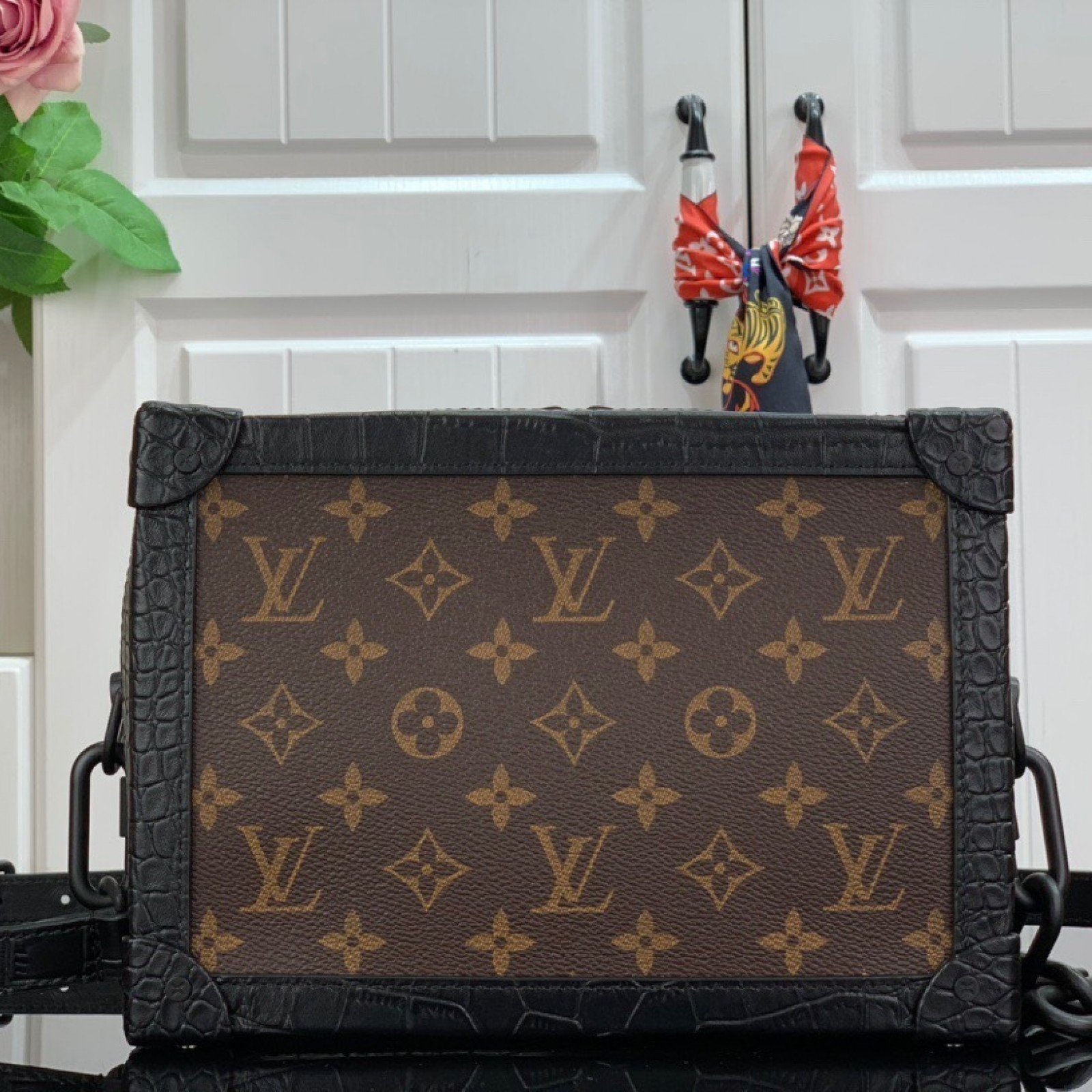 LV SOFT TRUNK M98255