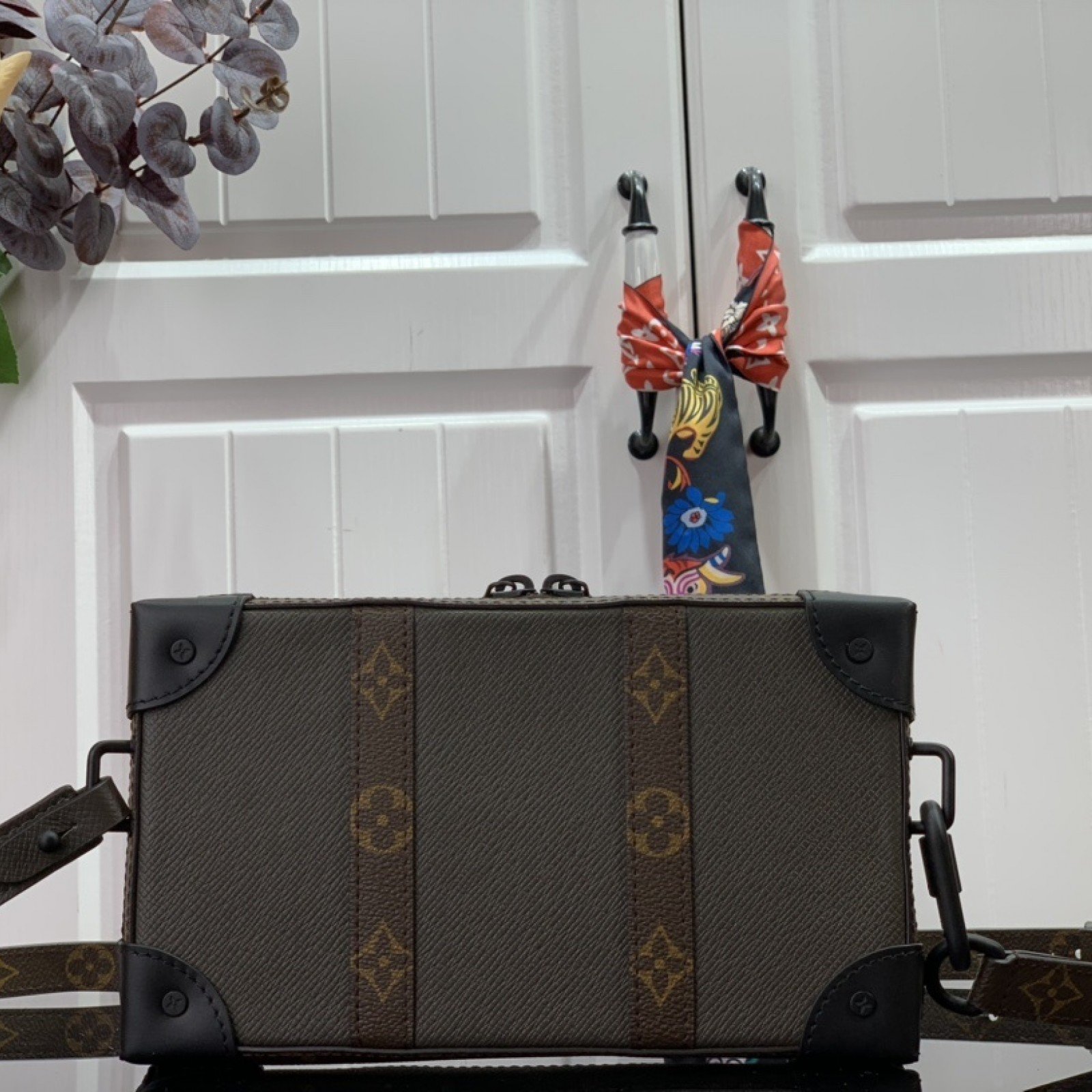 LV SOFT TRUNK WALLET M30697