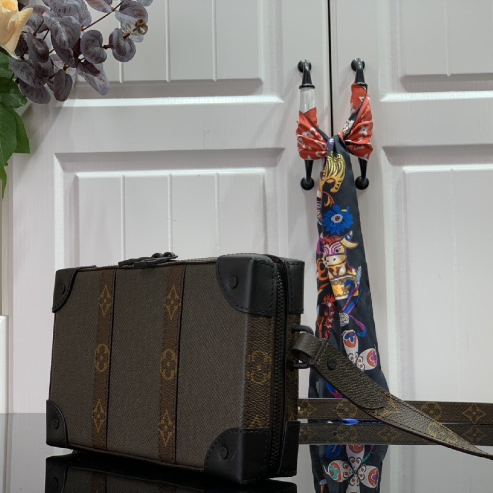 LV SOFT TRUNK WALLET M30697