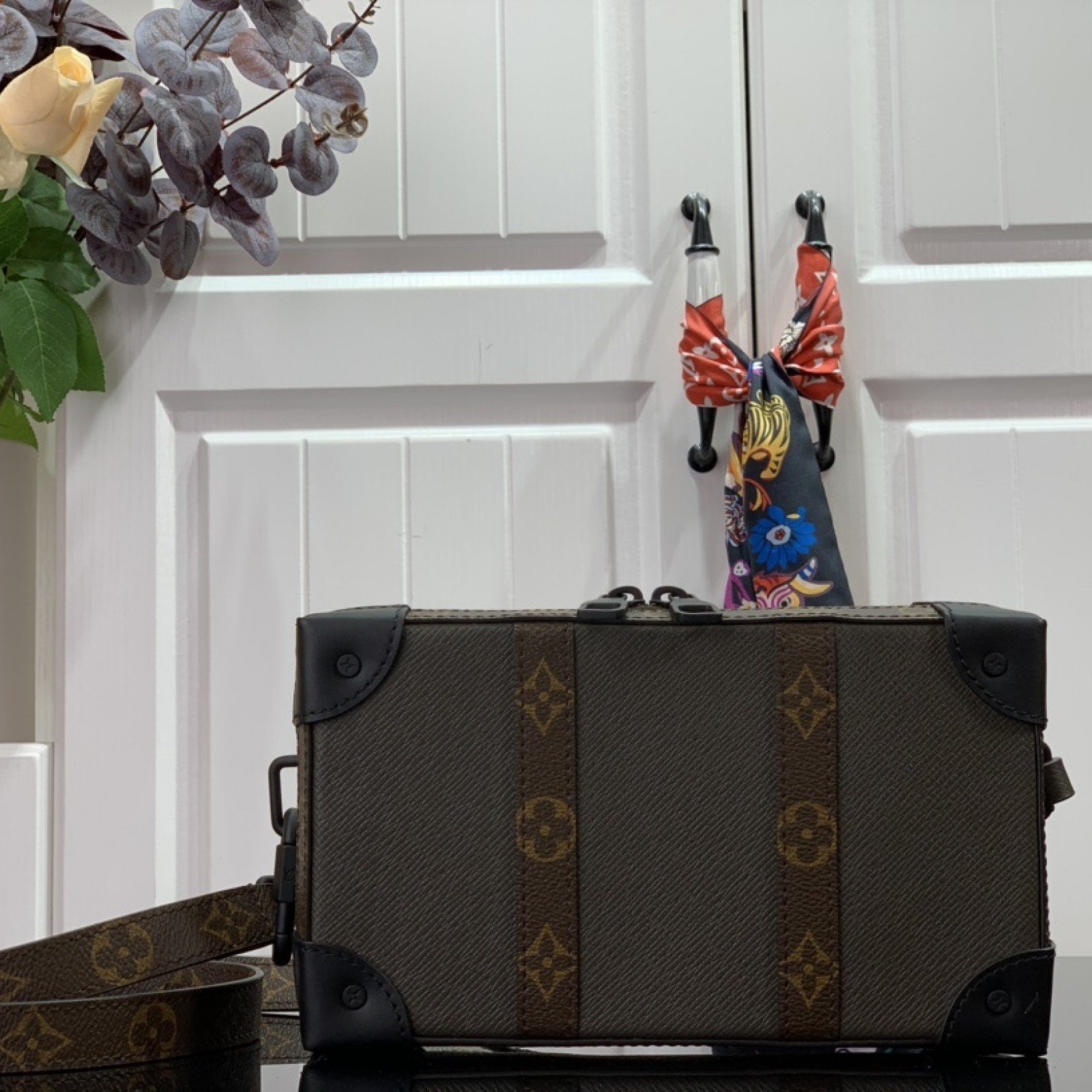 LV SOFT TRUNK WALLET M30697