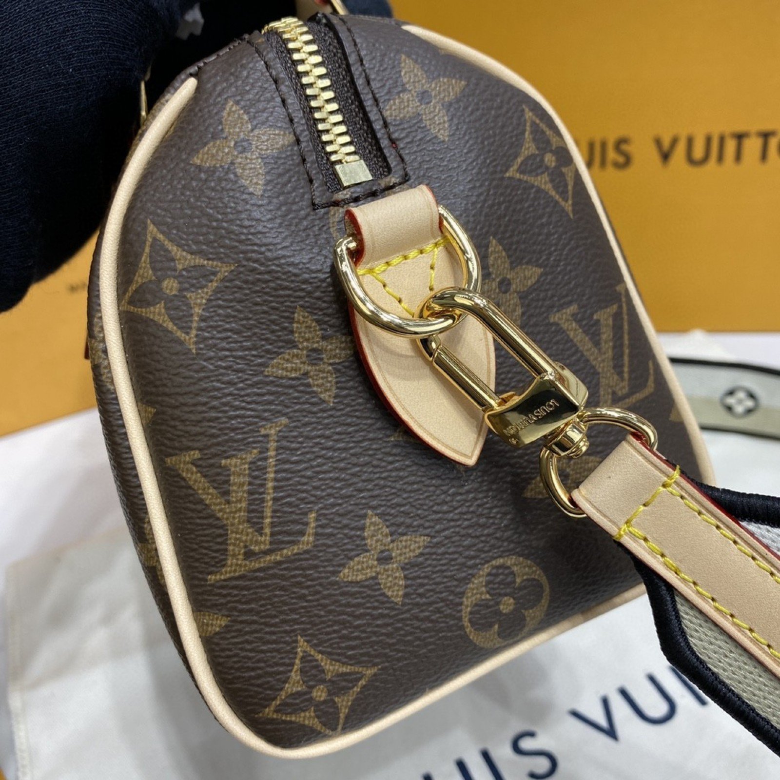 LV SPEEDY BANDOULIERE 20 M45957